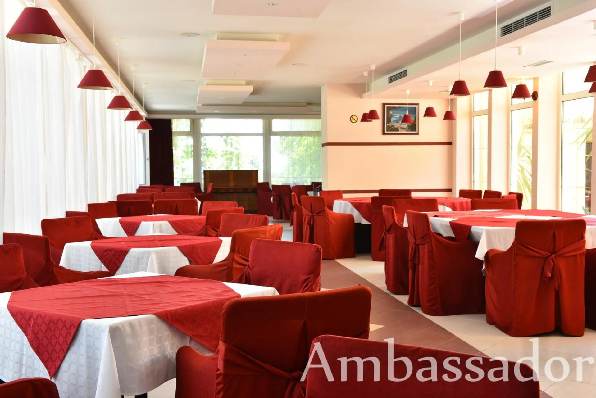 Restaurant/places to eat in Hotel Ambassador - Free Parking
