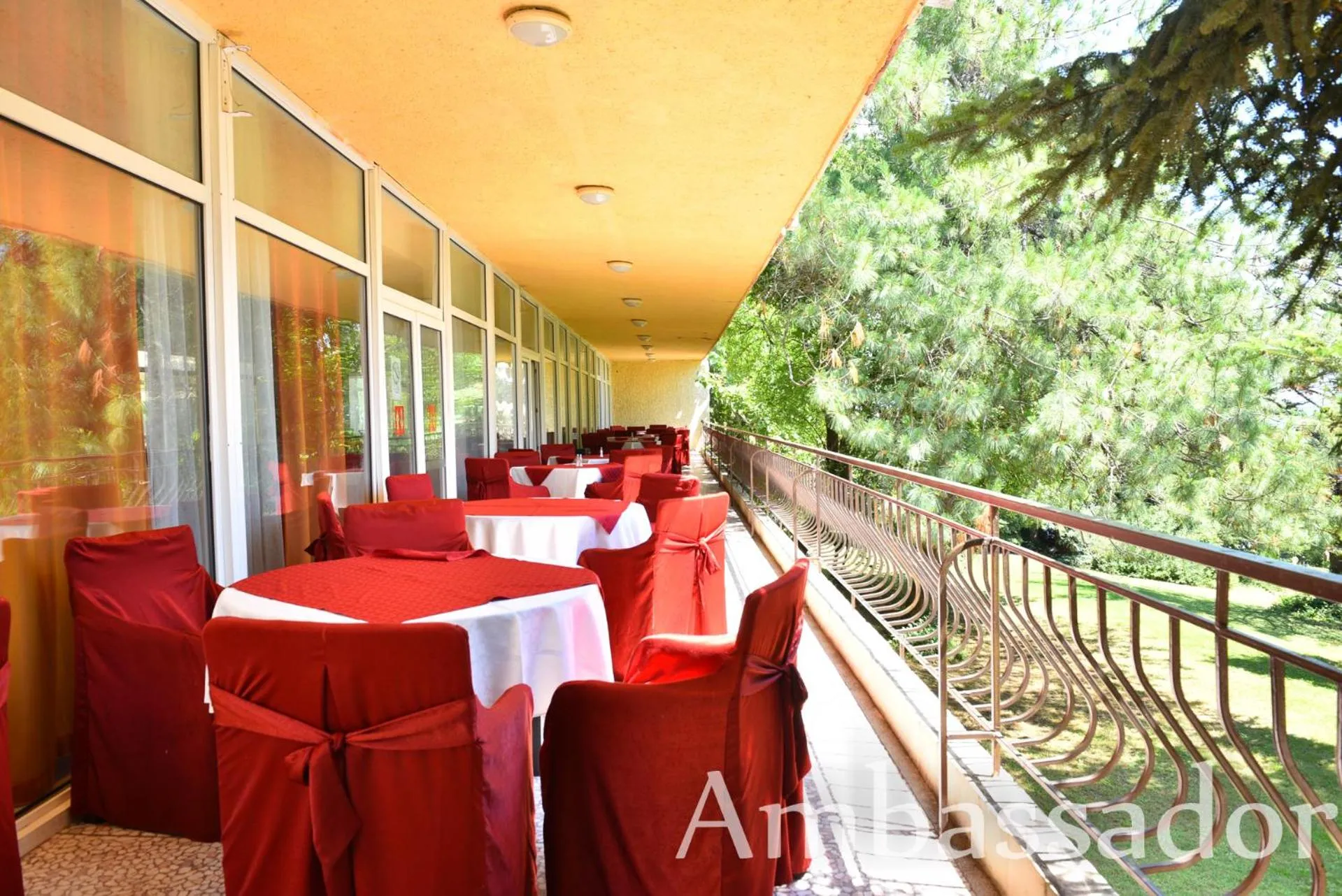 Hotel Ambassador - Free Parking