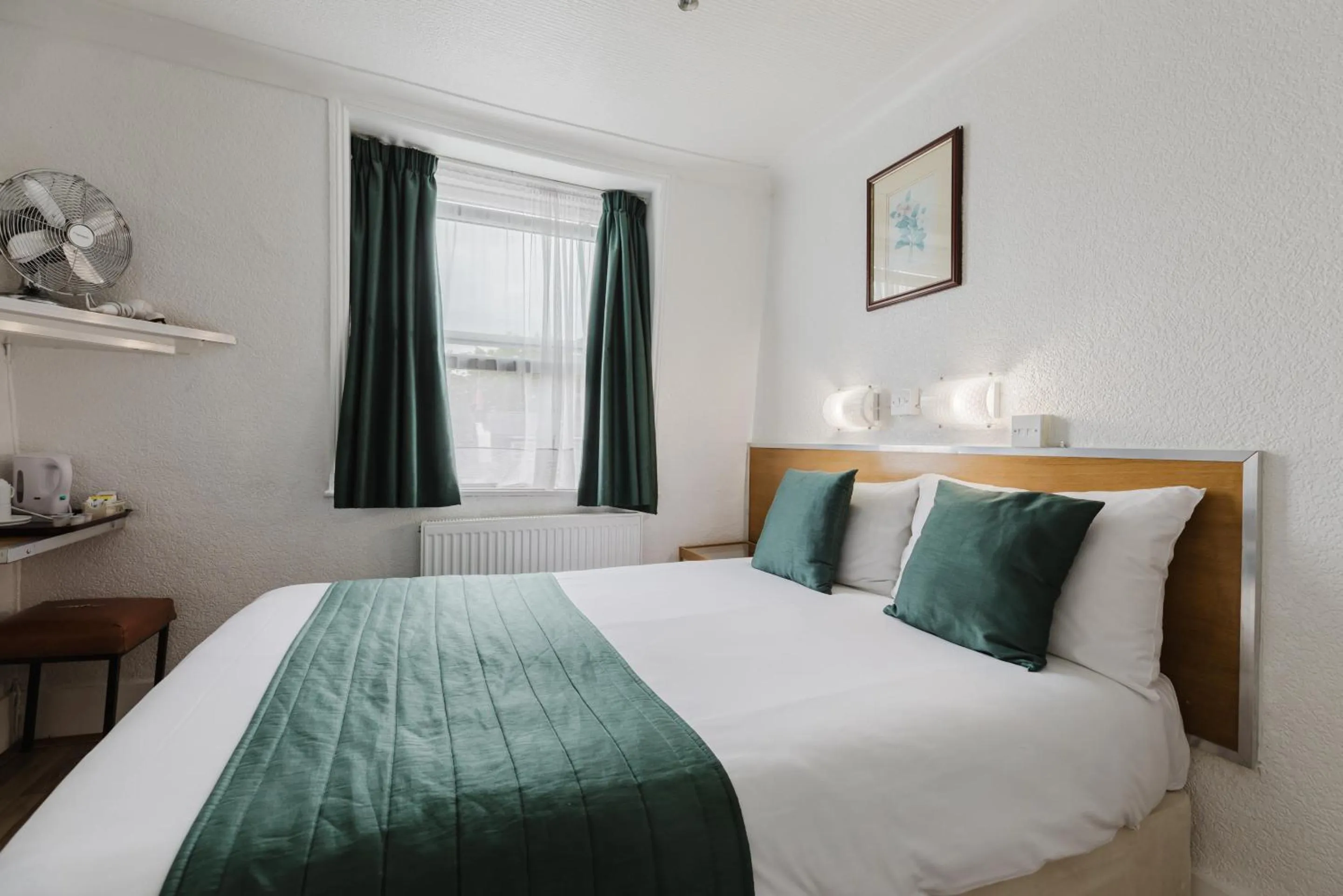 Bedroom, Bed in The Chapter Hotels - Falcon Hotel