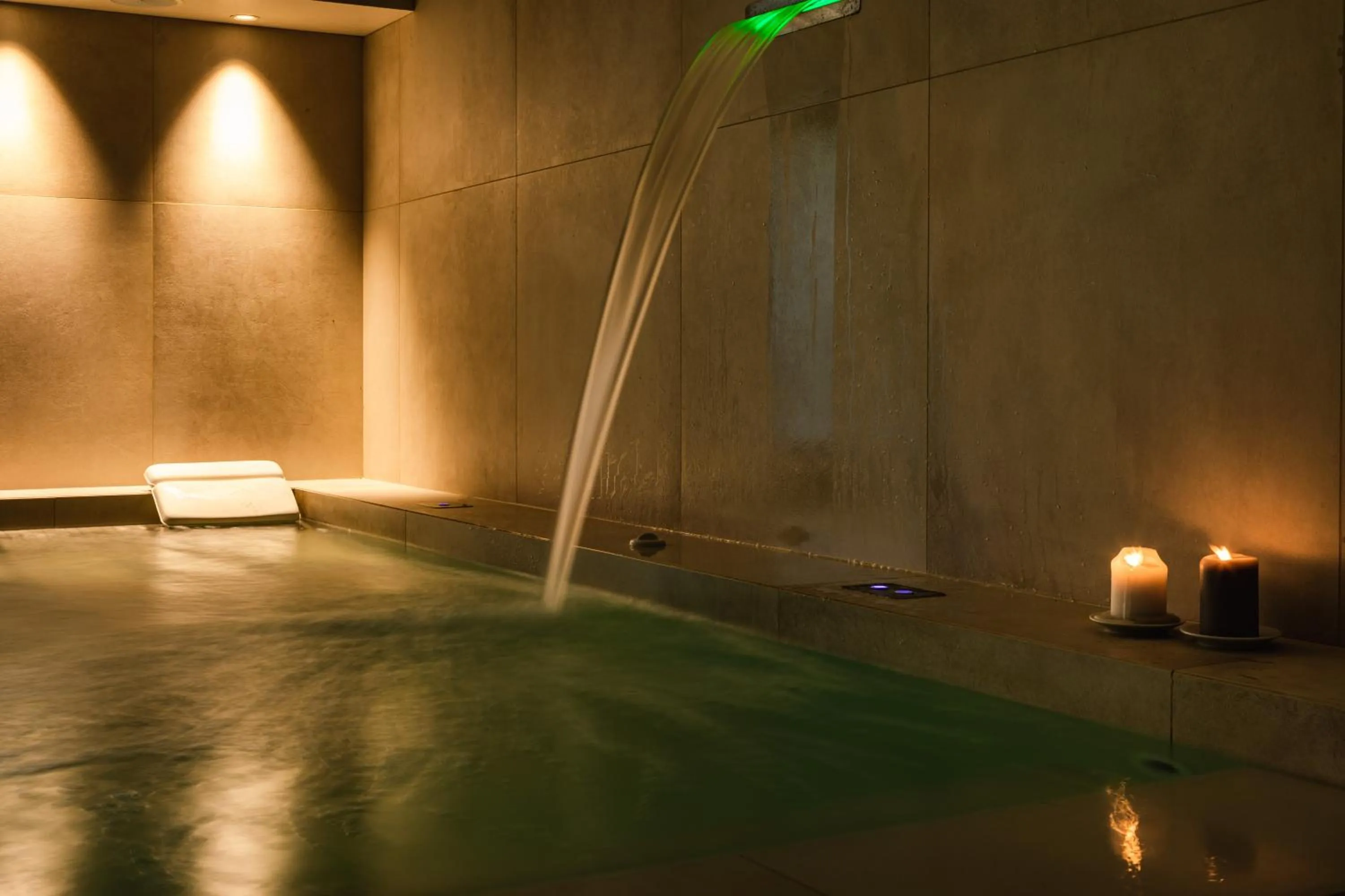 Hot Tub in SeeBay Hotel