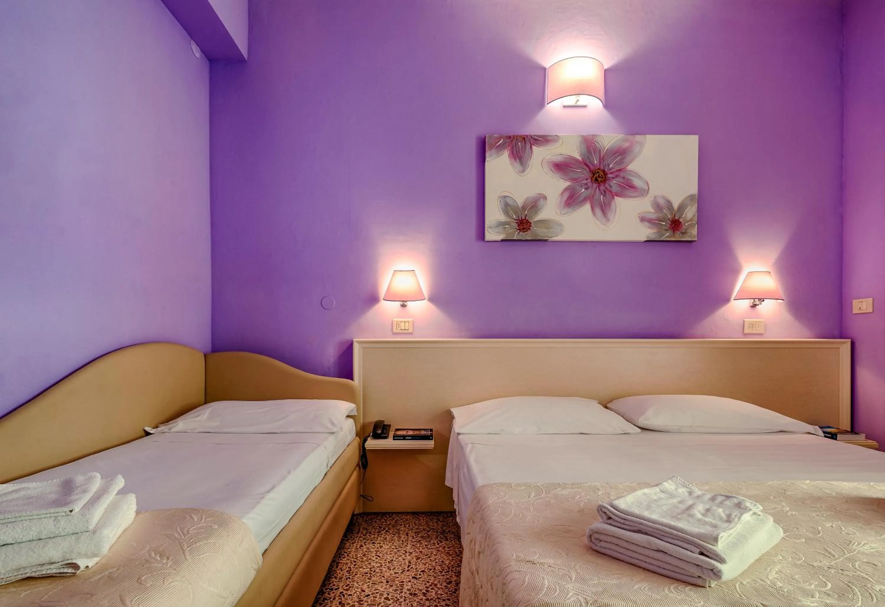 Photo of the whole room in Hotel Plaza