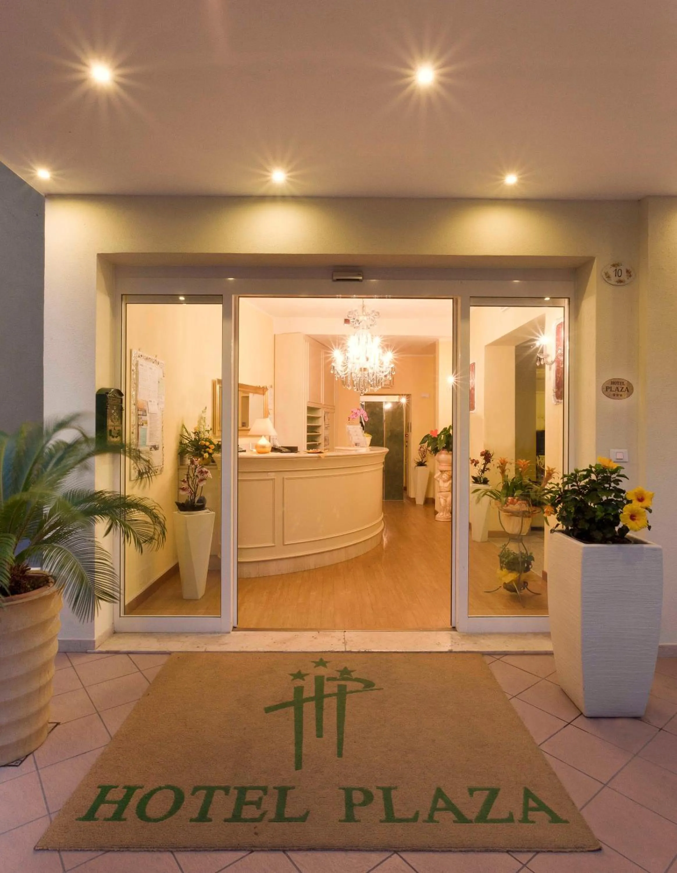 Lobby or reception in Hotel Plaza
