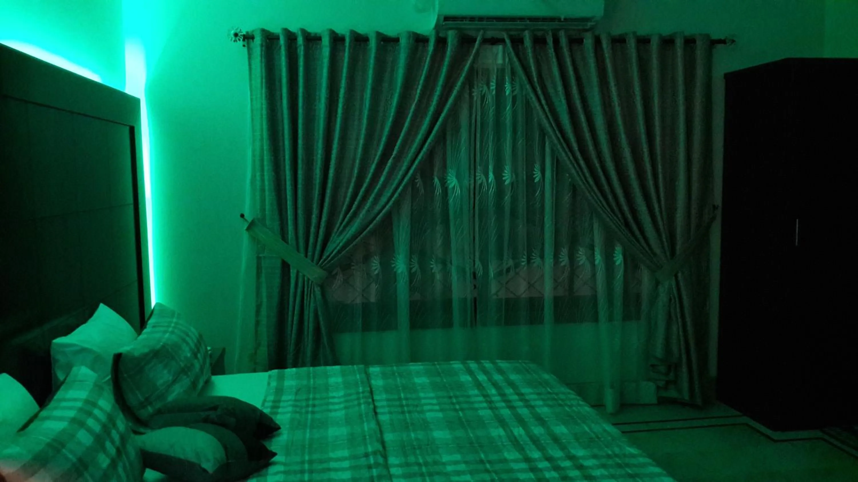 Bedroom, Bed in Hotel Seven 7