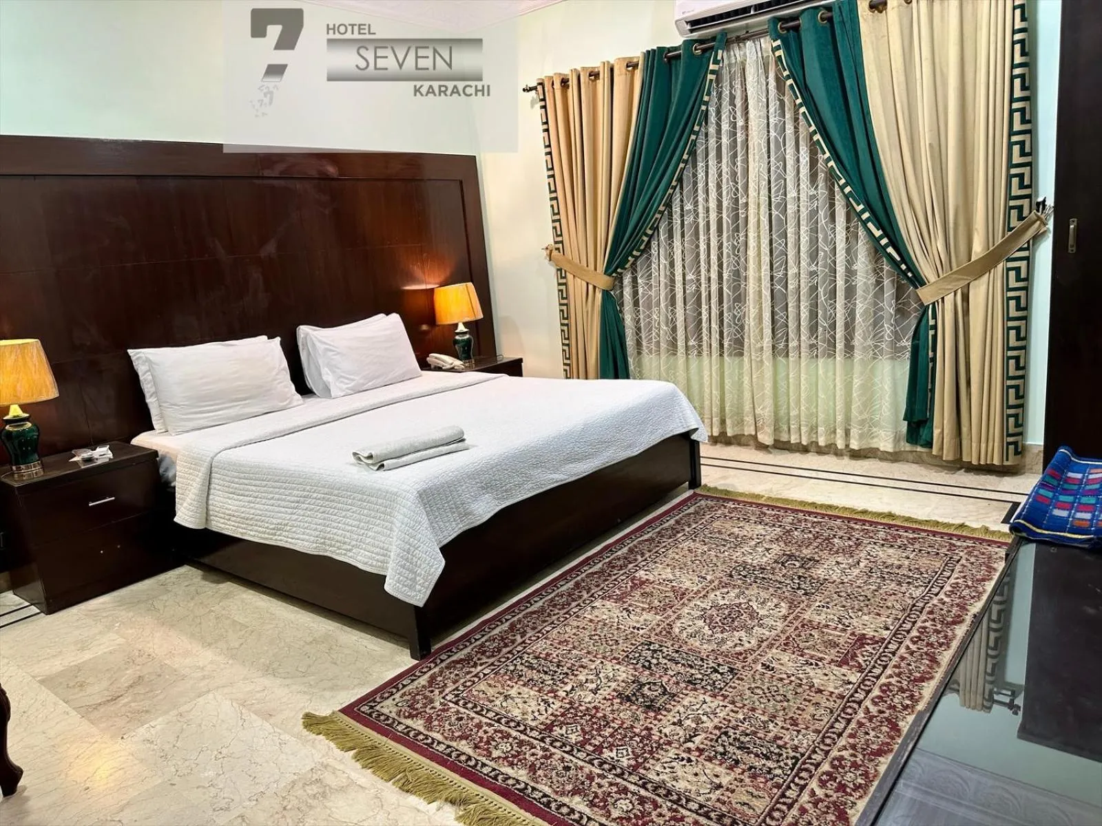 Bed in Hotel Seven 7