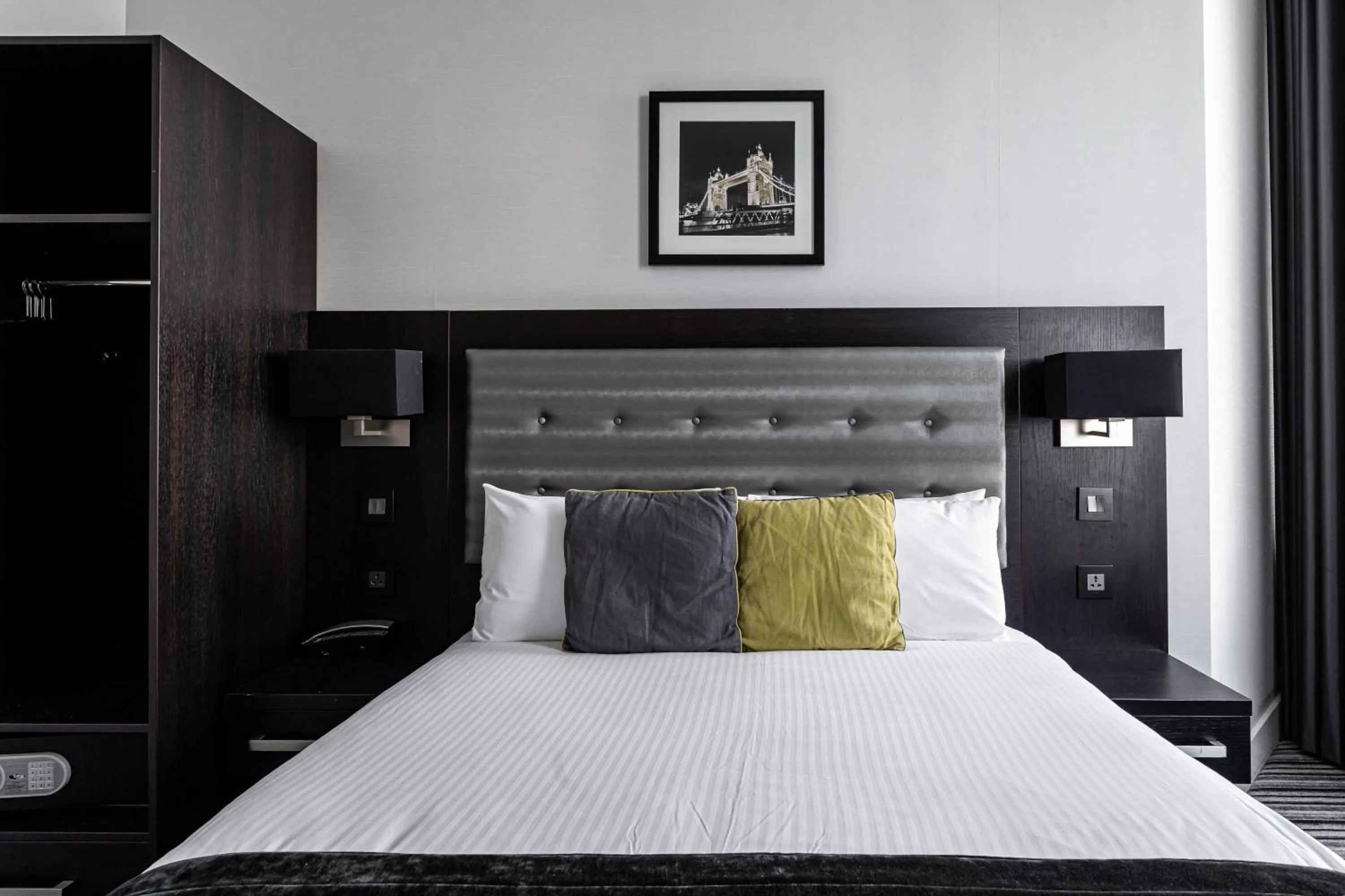 Bed in The W14 Kensington