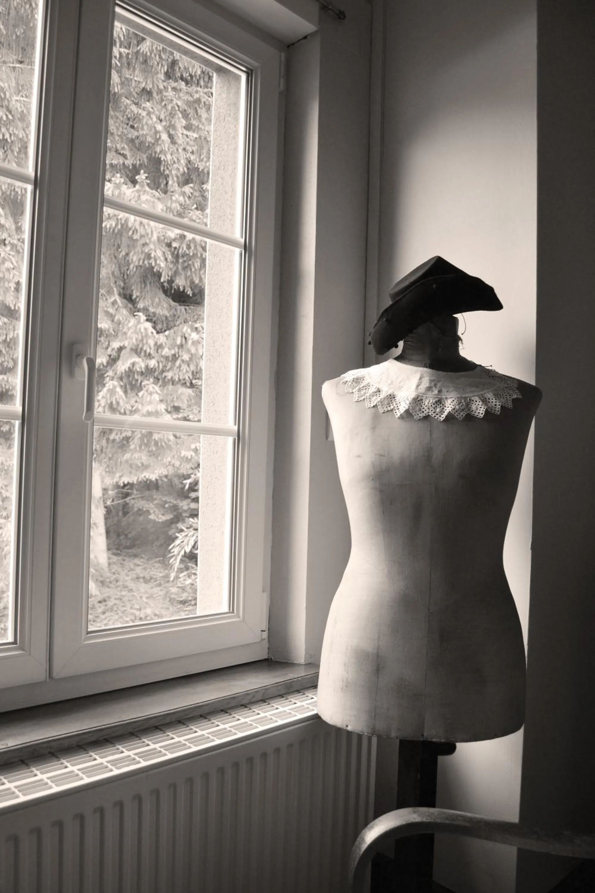 Decorative detail in Logis Hôtel DOMAINE du MOULIN