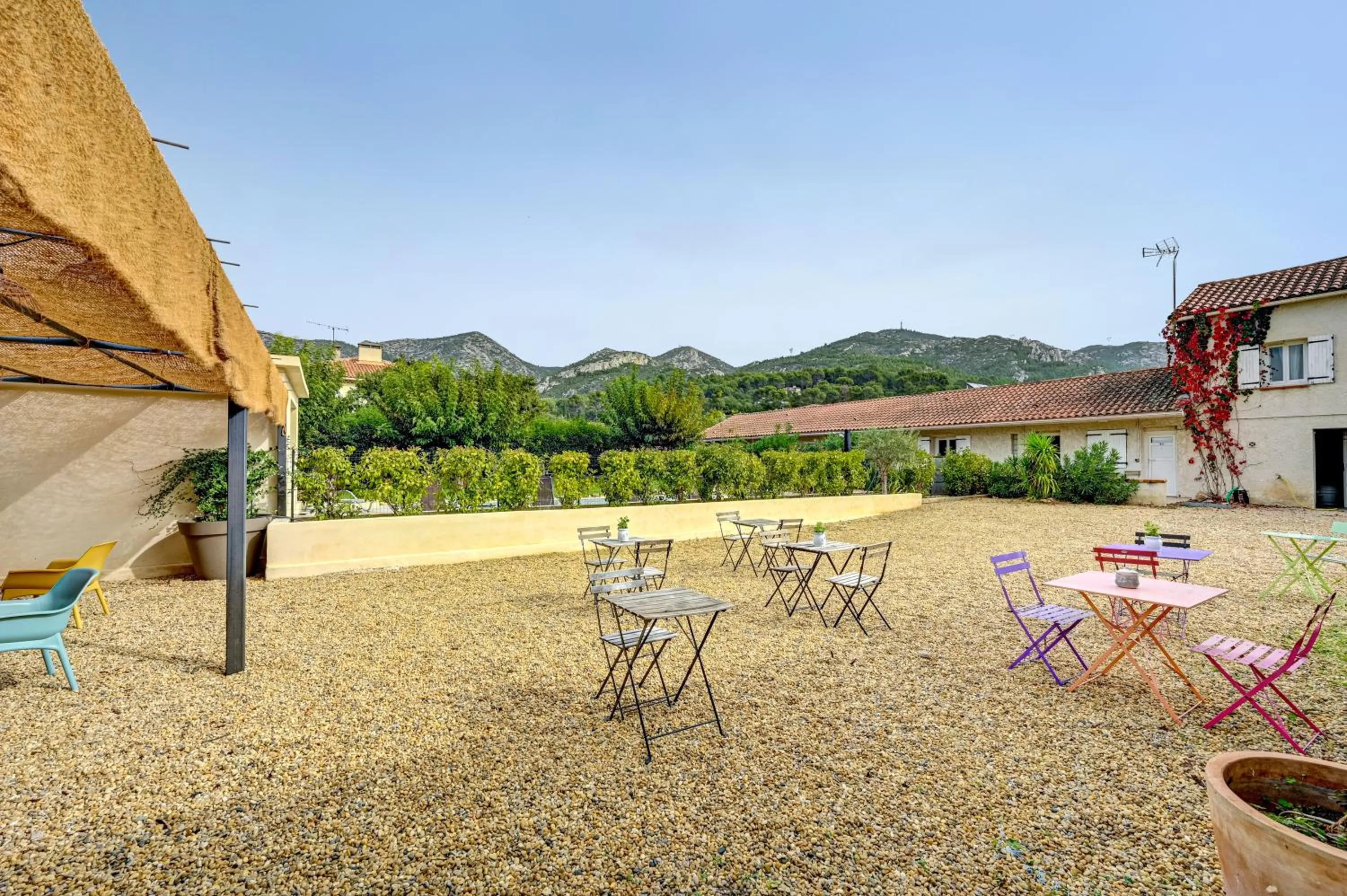 Mountain view in Contact Hôtel Le Provence