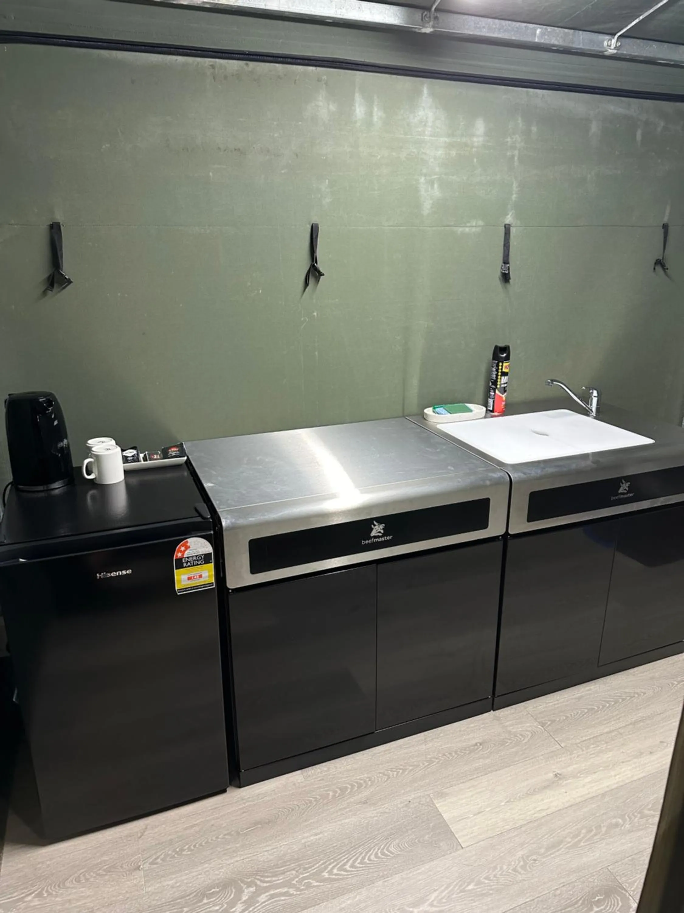 Kitchen or kitchenette in King Reef Resort