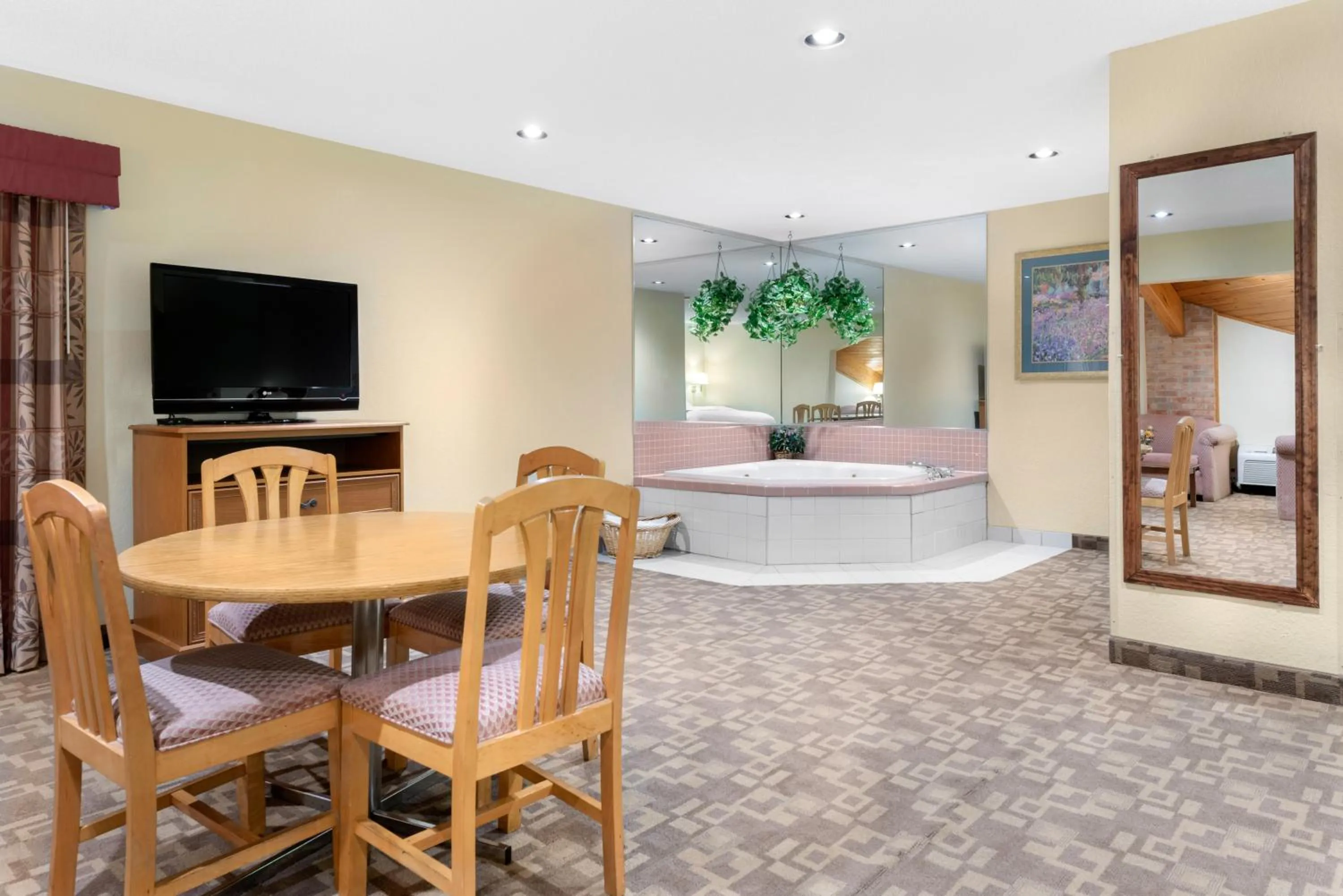 Bath, Bed in Quality Inn Washington Court House