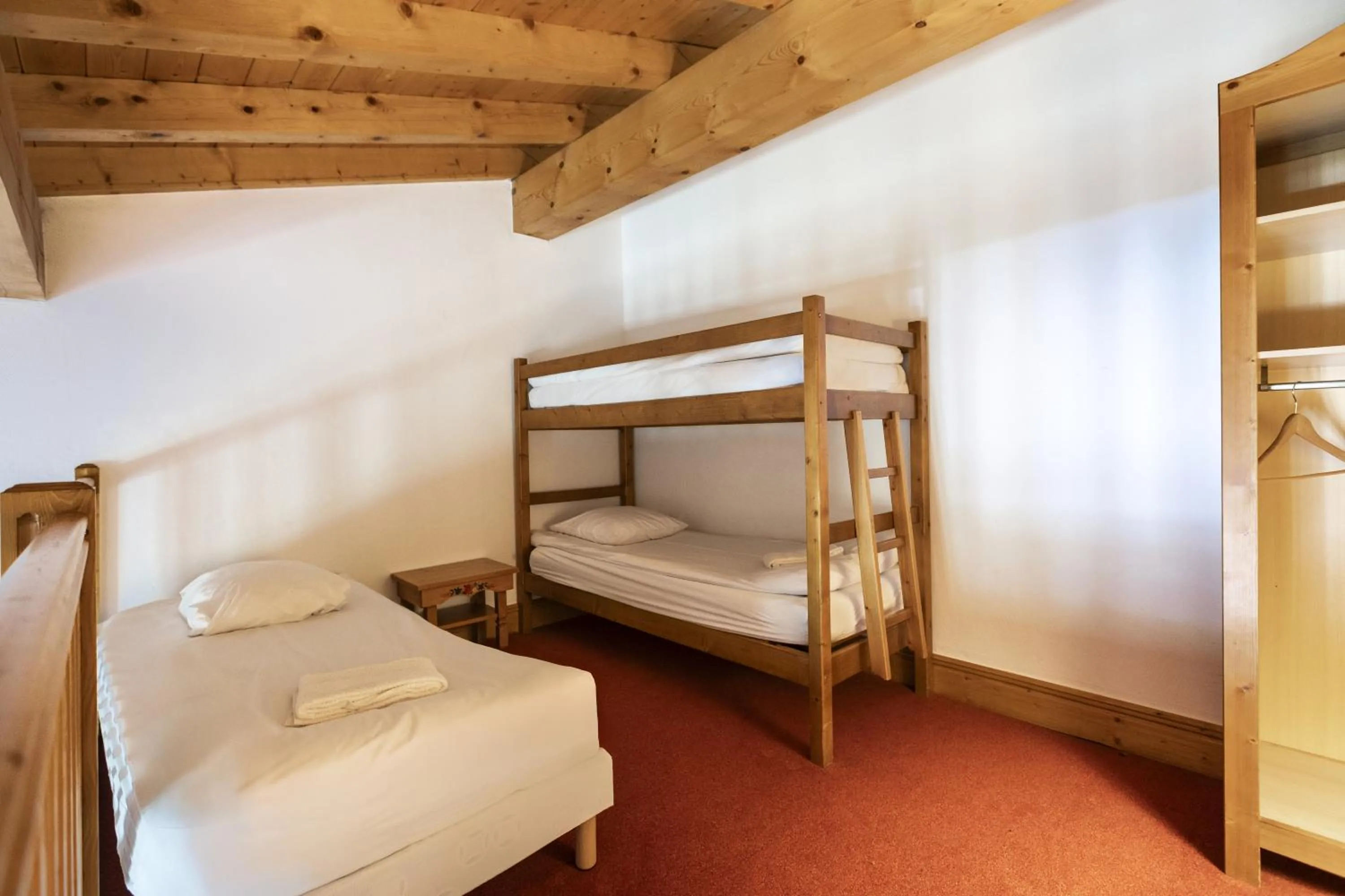 Bedroom, Bed in Hôtel Club MMV Le Val Cenis