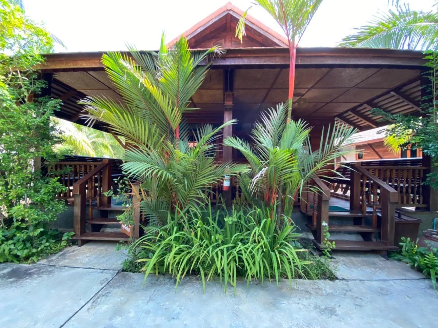 Photo of the whole room in Maikaew Damnoen Resort