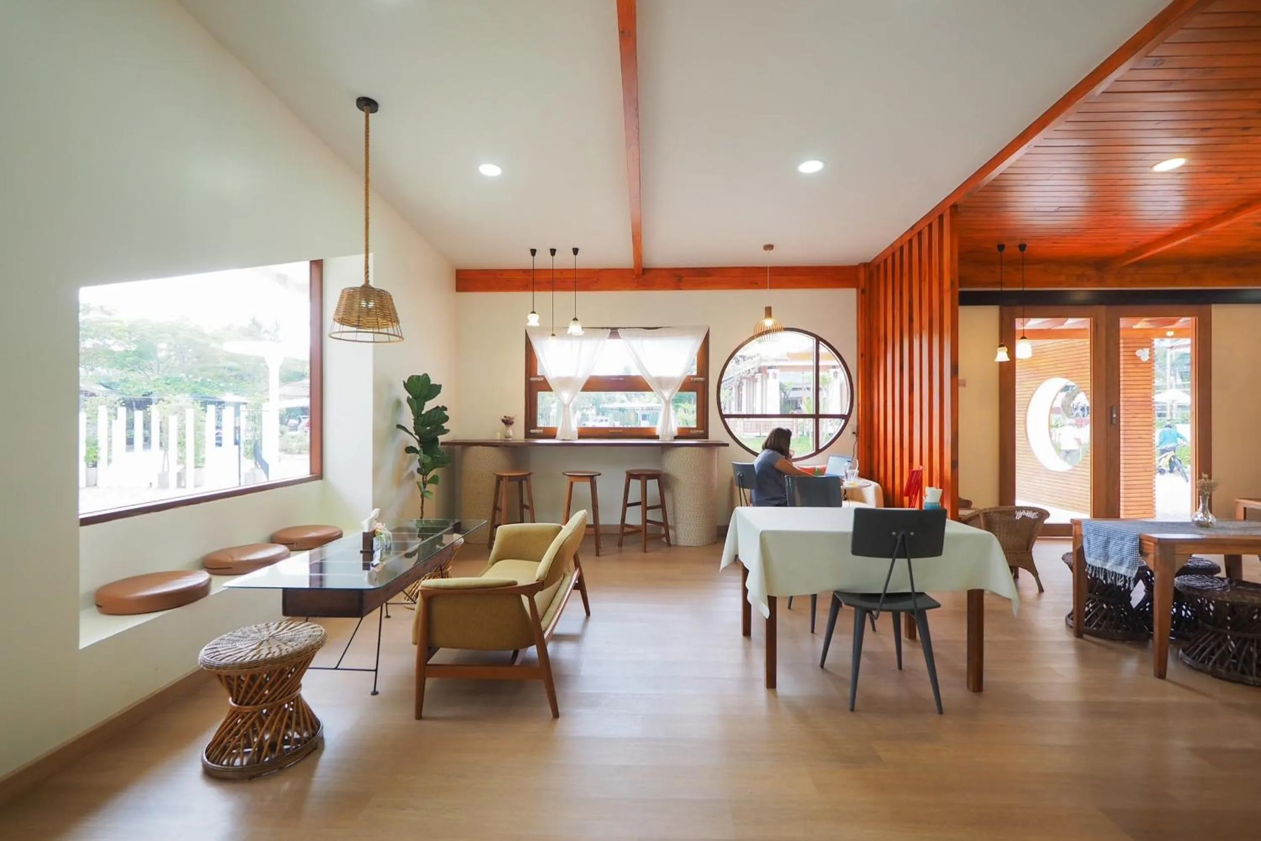 Dining area in Maikaew Damnoen Resort