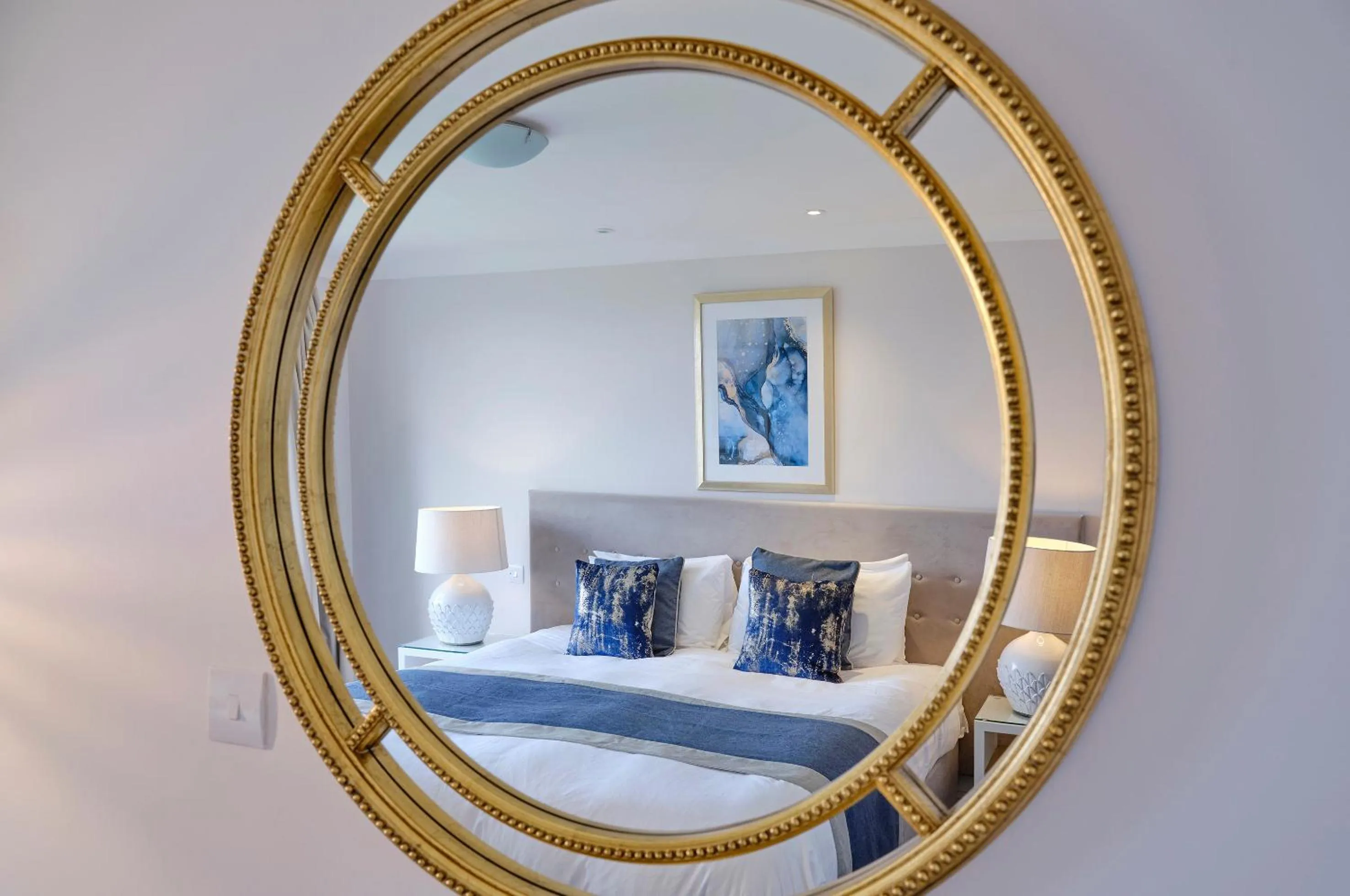 Bedroom, Bed in Sandy Cove Hotel