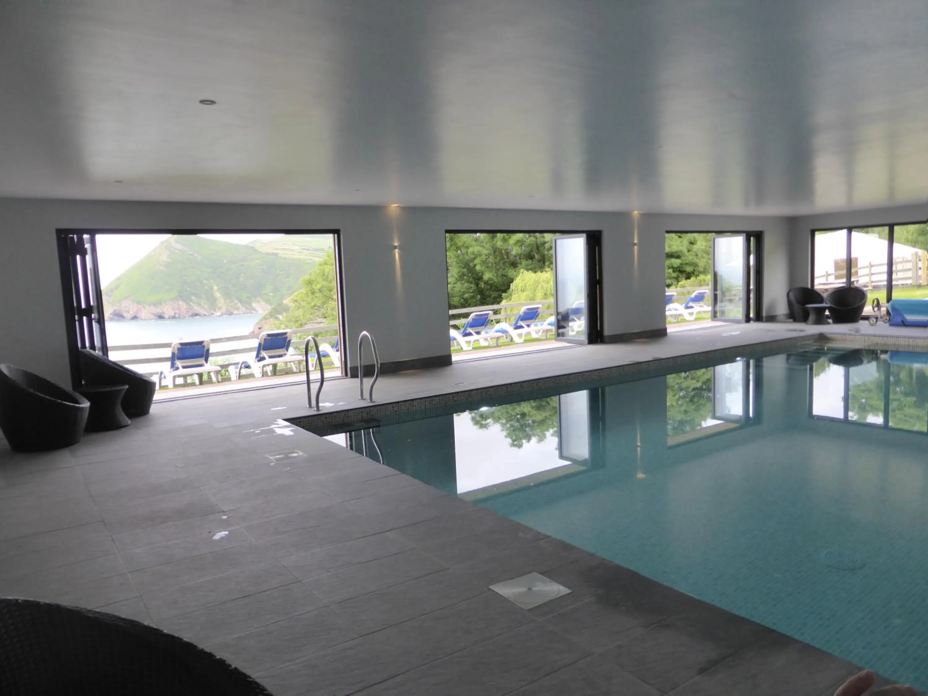 Swimming pool in Sandy Cove Hotel