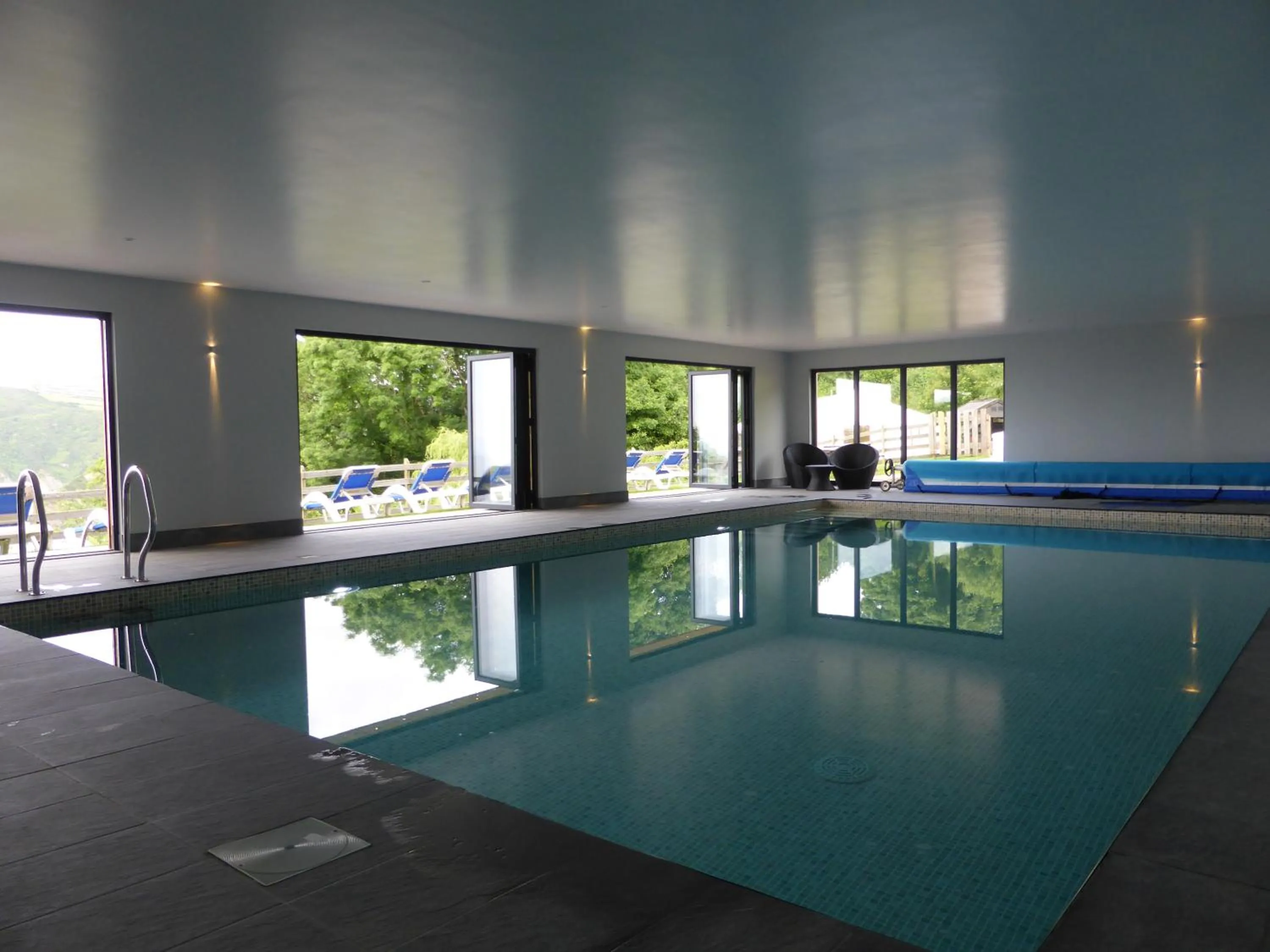 Swimming pool in Sandy Cove Hotel