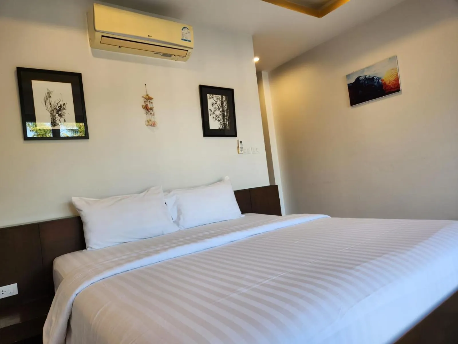 Bed in TSE Residence [by Samui Emerald]