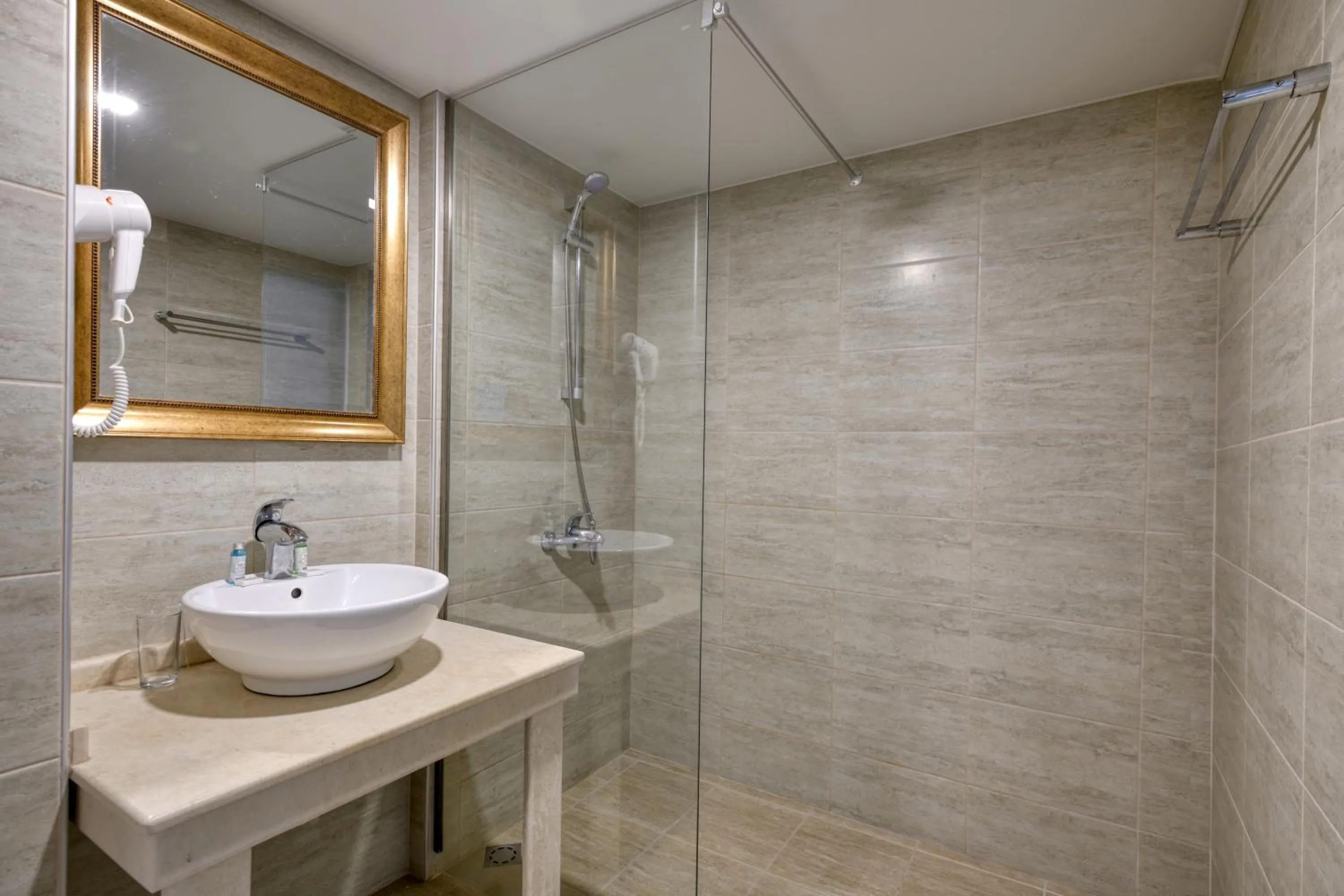 Alekta Hotel - Free Parking