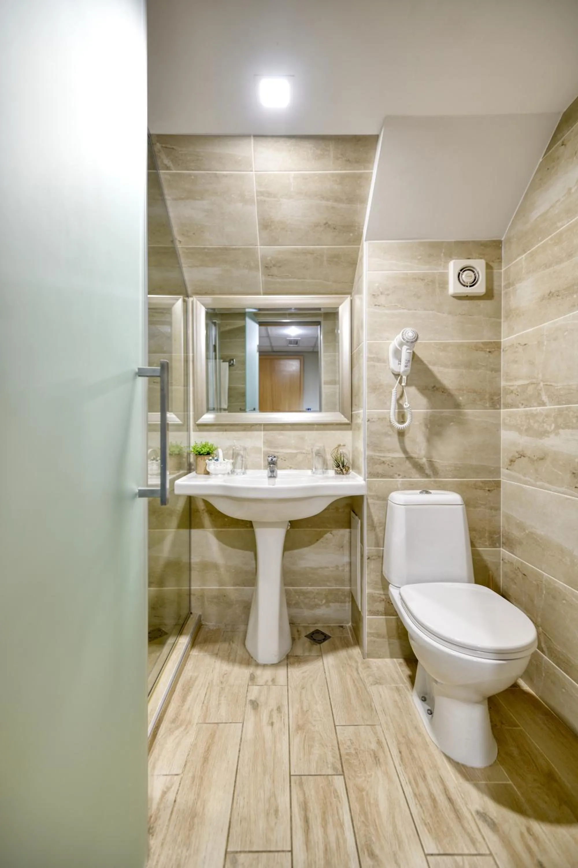 Alekta Hotel - Free Parking