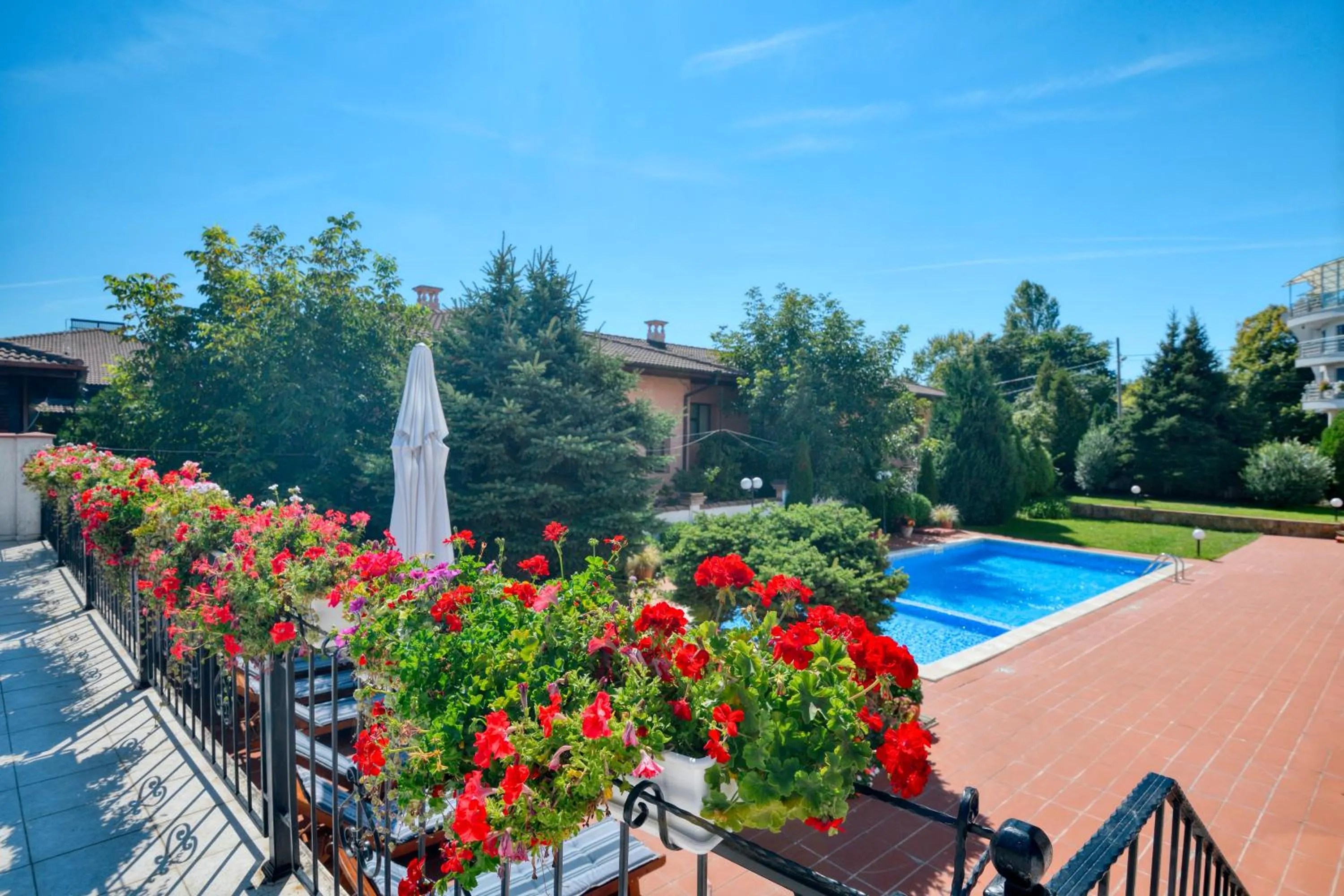 Alekta Hotel - Free Parking