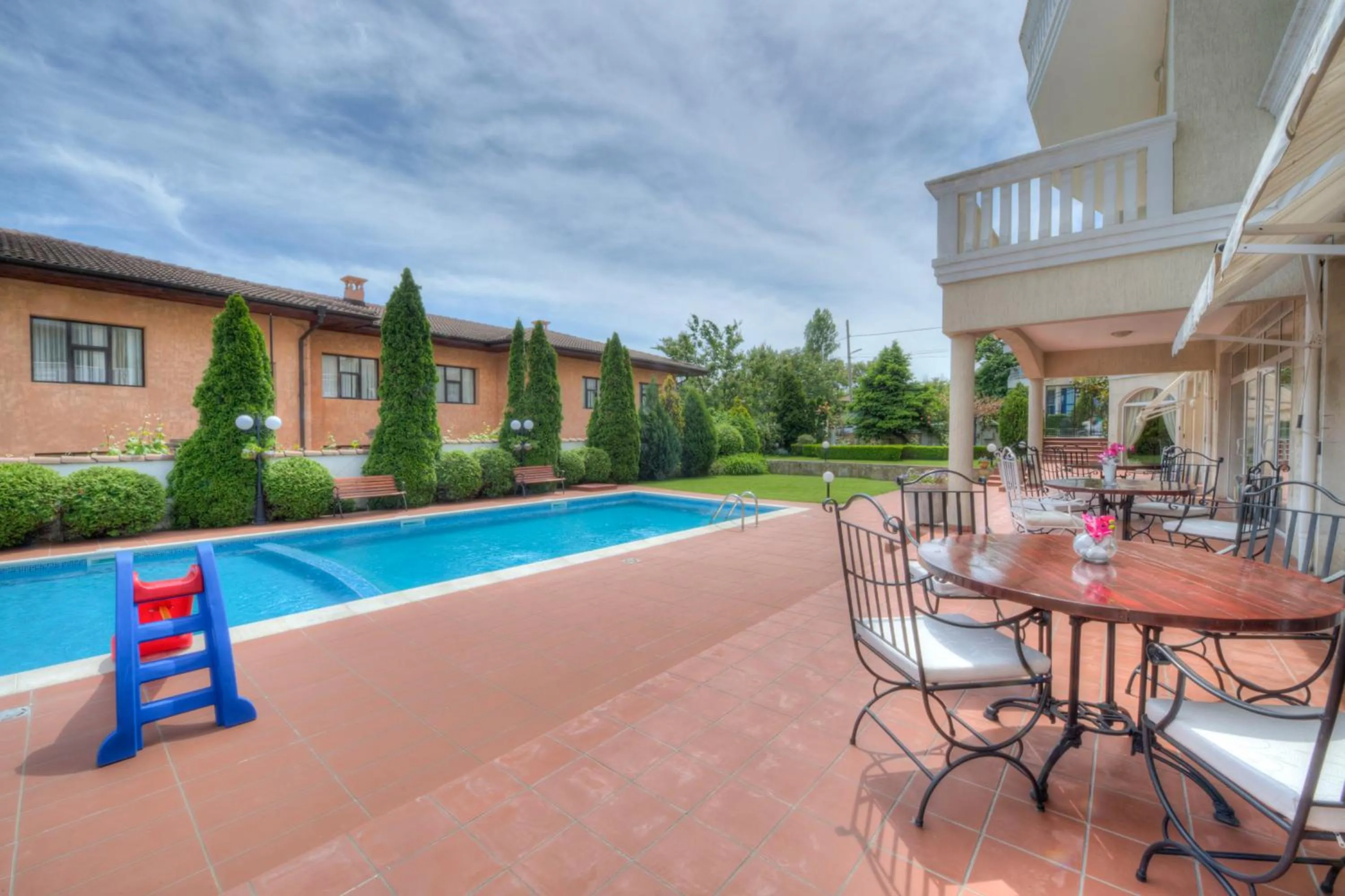 Garden view in Alekta Hotel - Free Parking