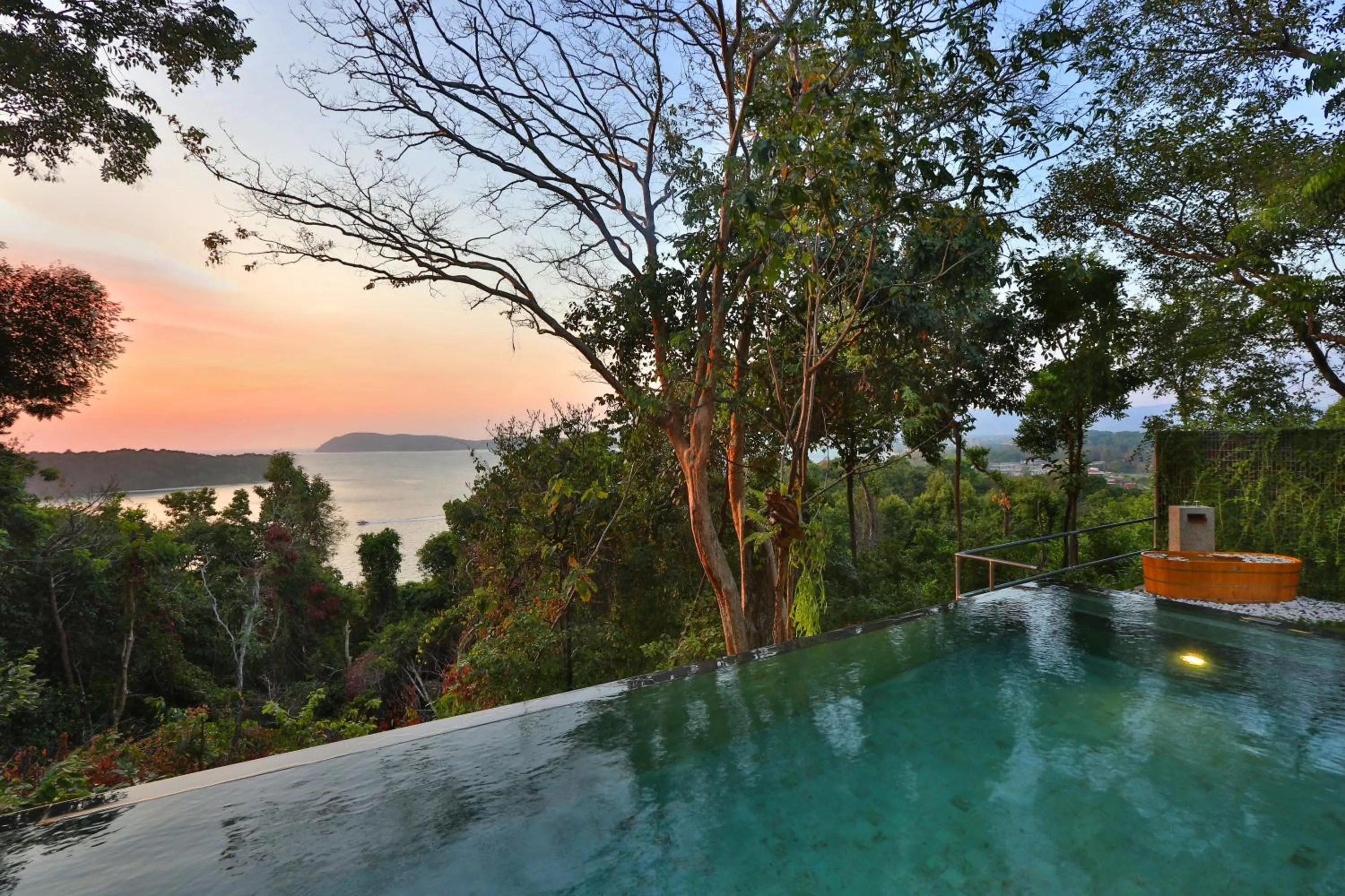 Sea view in Ambong Pool Villas - Private Pool