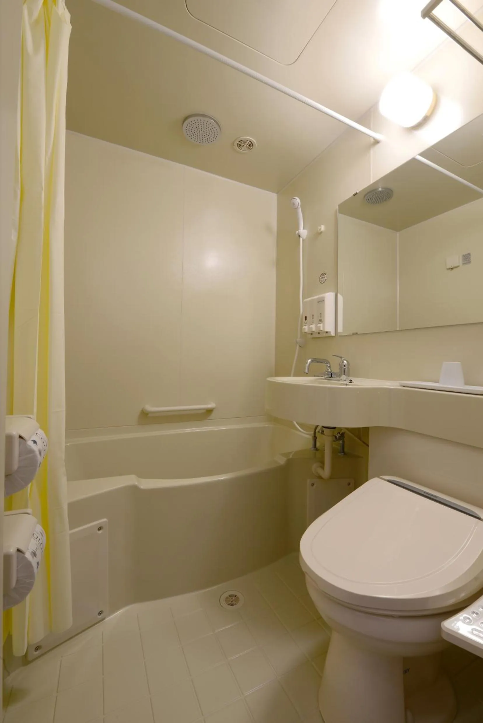 Toilet in Toyoko Inn Incheon Bupyeong