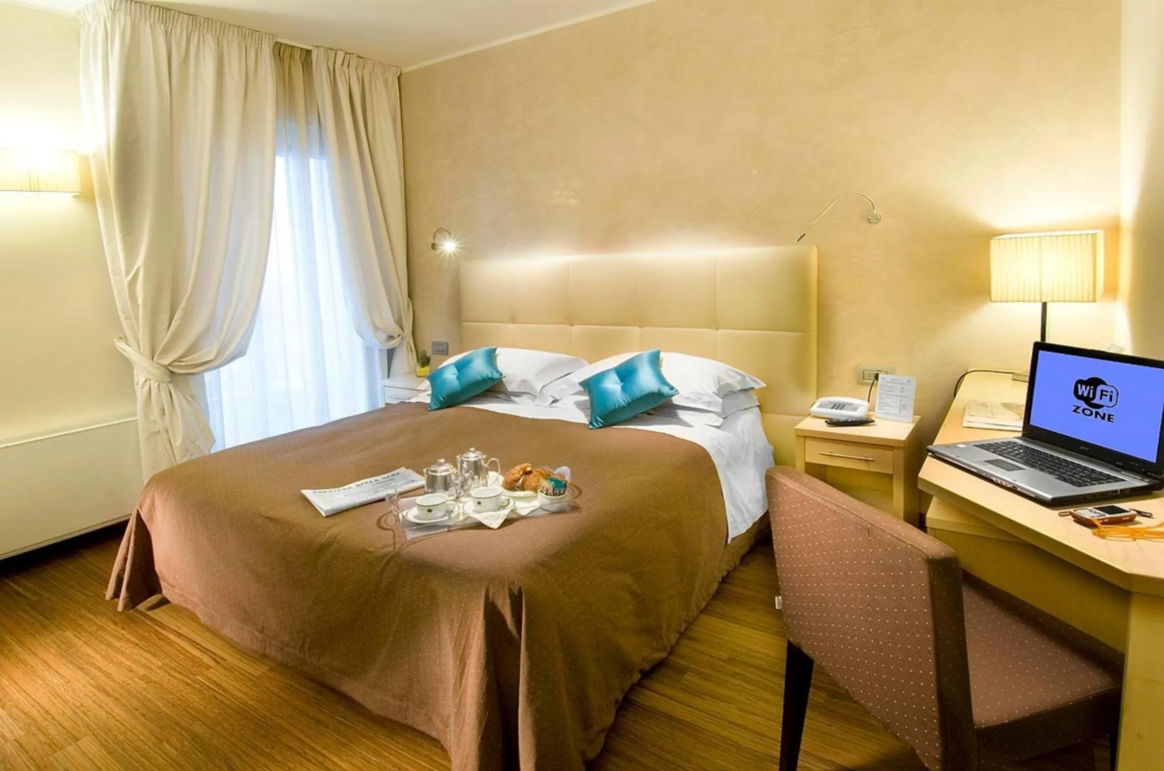 Photo of the whole room in Hotel Sarti