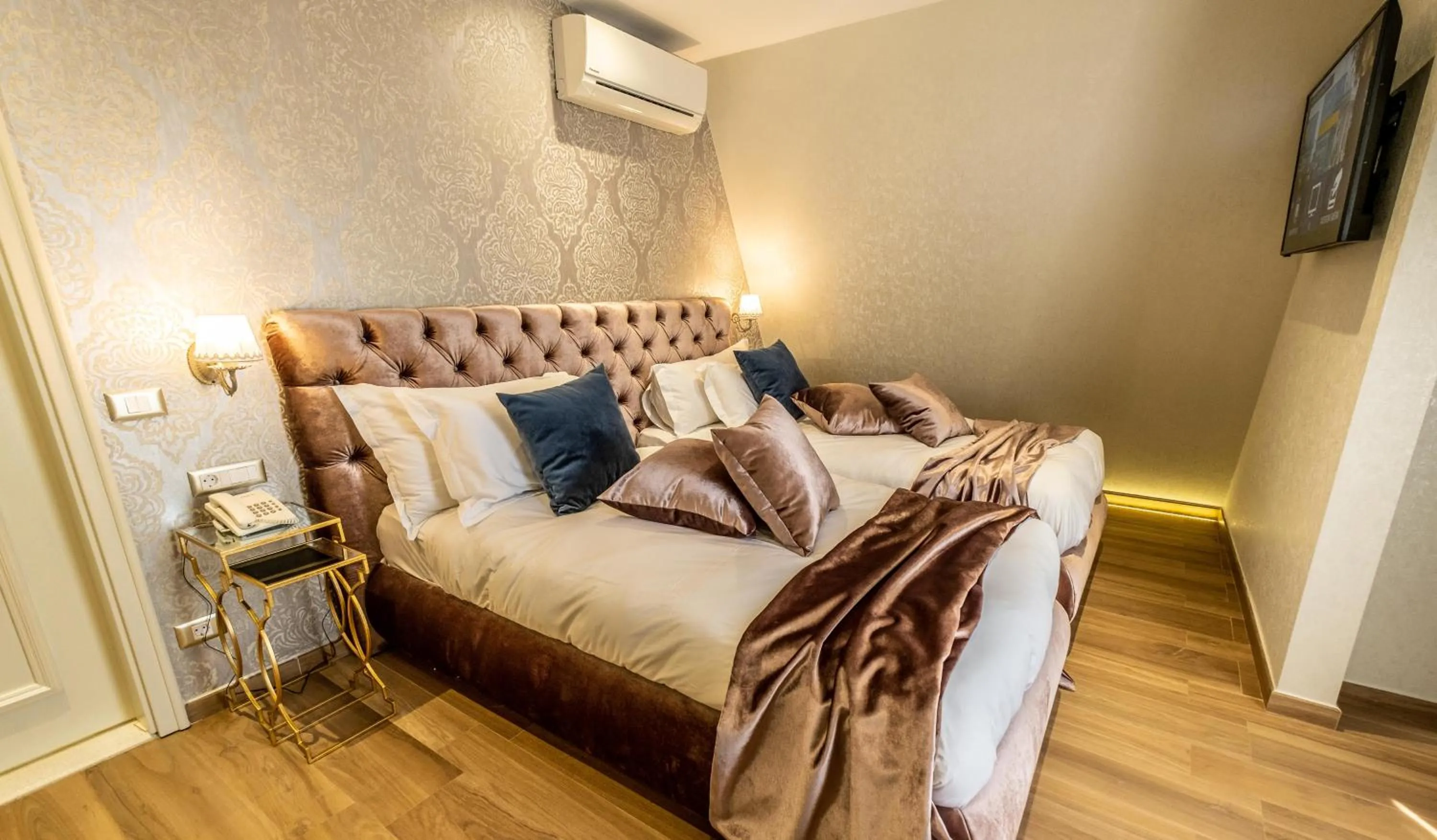 Bed in Spa Hotel Rich