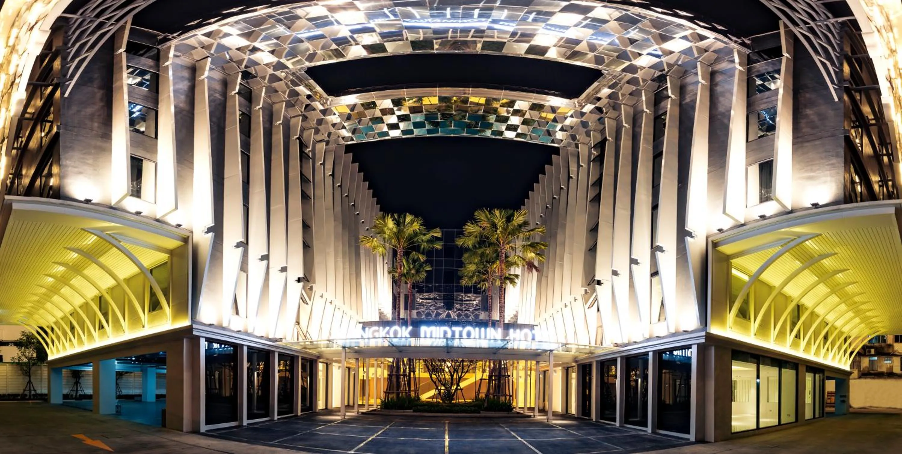 Facade/entrance in Bangkok Midtown Hotel