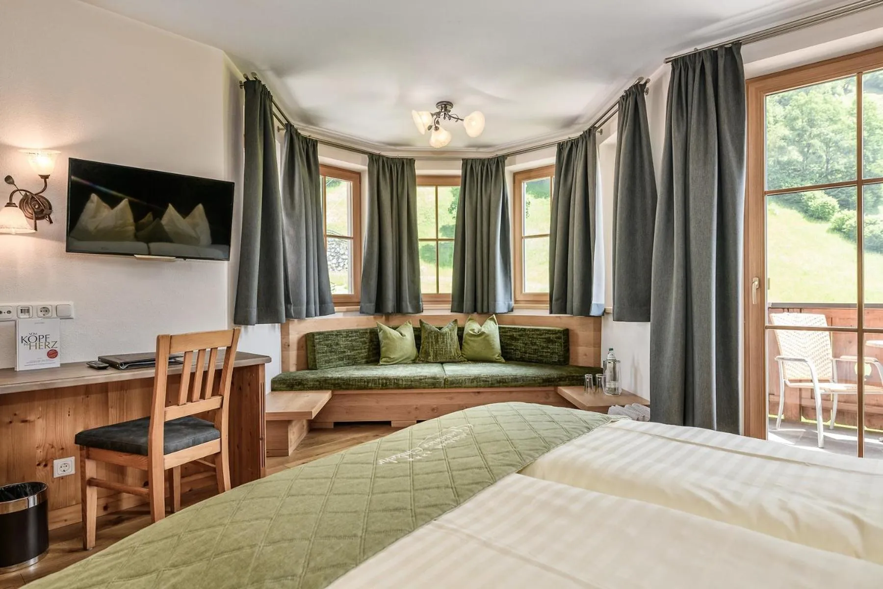 Photo of the whole room, Bed in Aktivhotel Gasteiner Einkehr