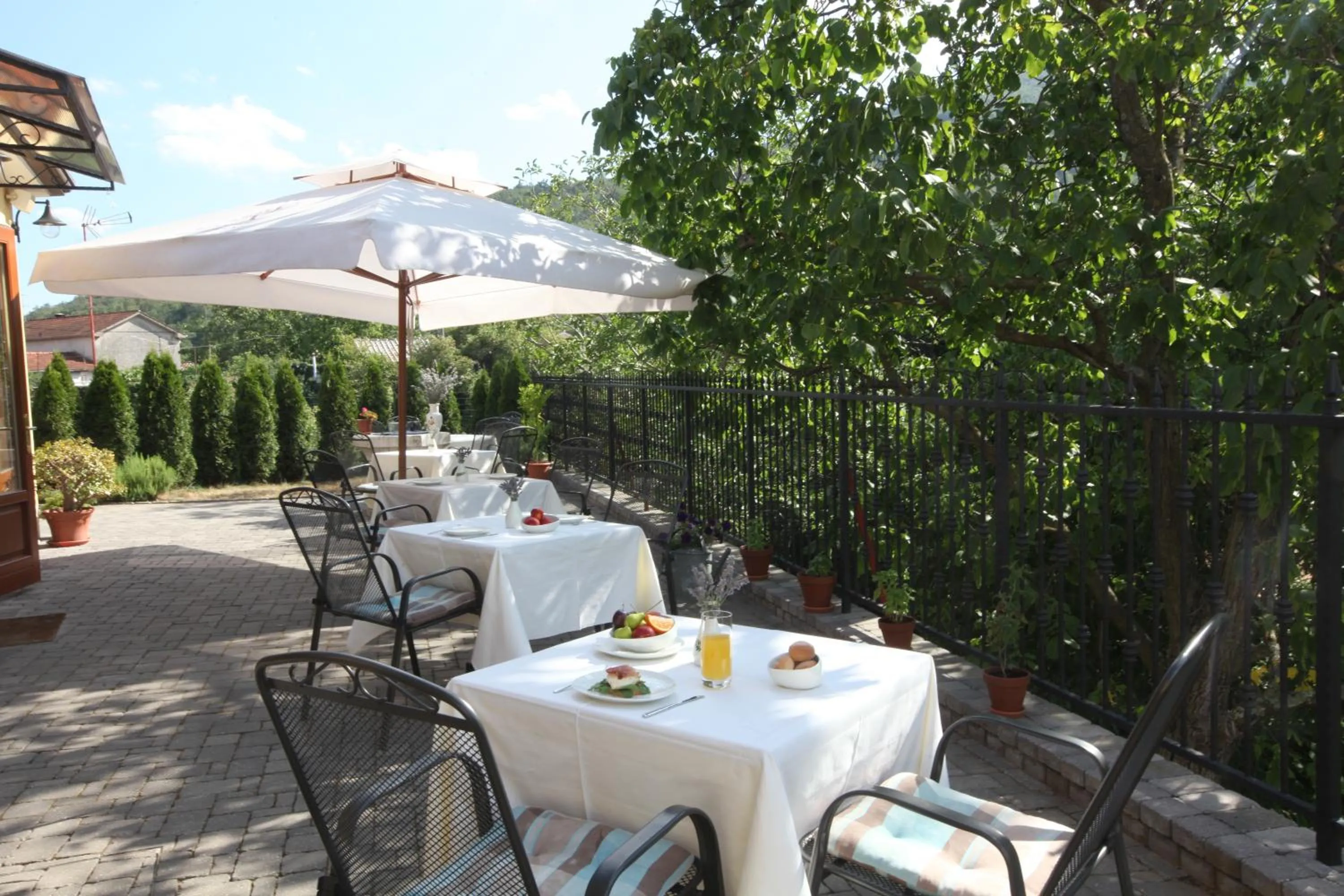 Balcony/Terrace in Guest House Stancija Kovacici