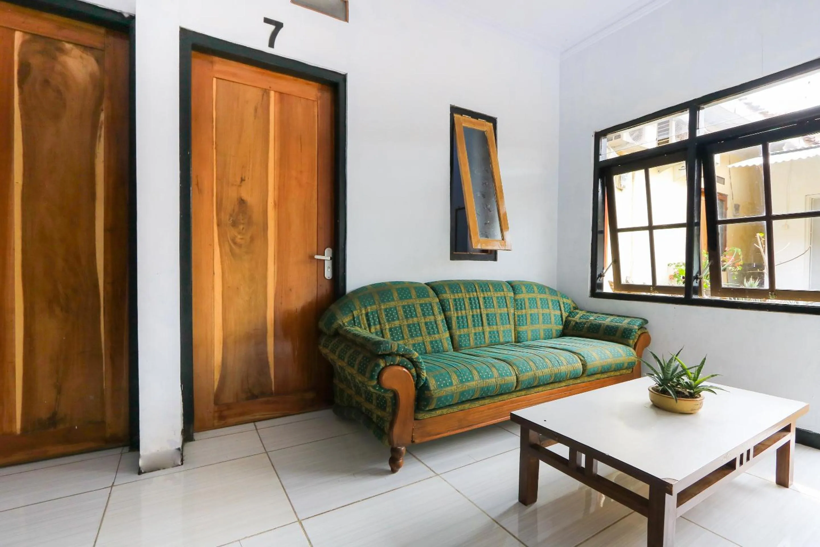 Lobby or reception in OYO 2497 Pesona Guest House
