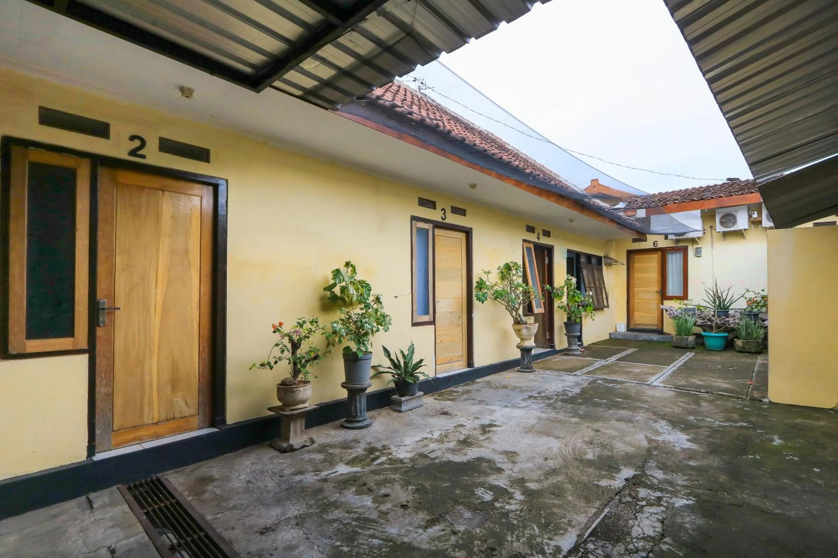 Garden in OYO 2497 Pesona Guest House