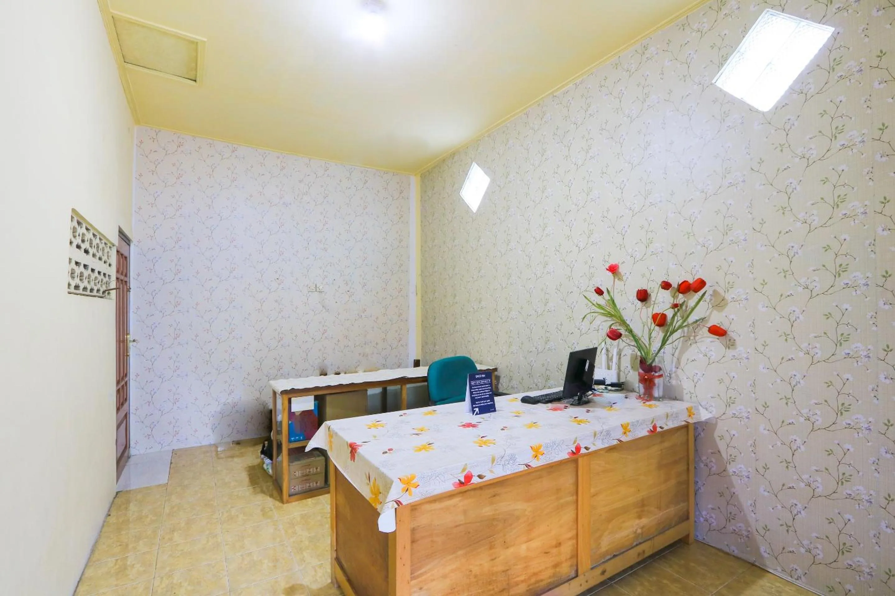 Lobby or reception in OYO 2497 Pesona Guest House