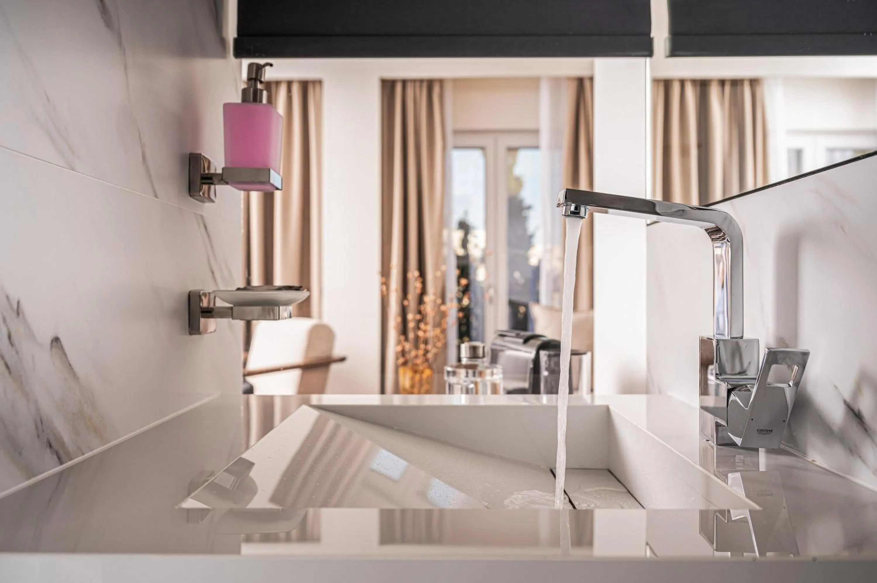 Bathroom in Samos Hotel