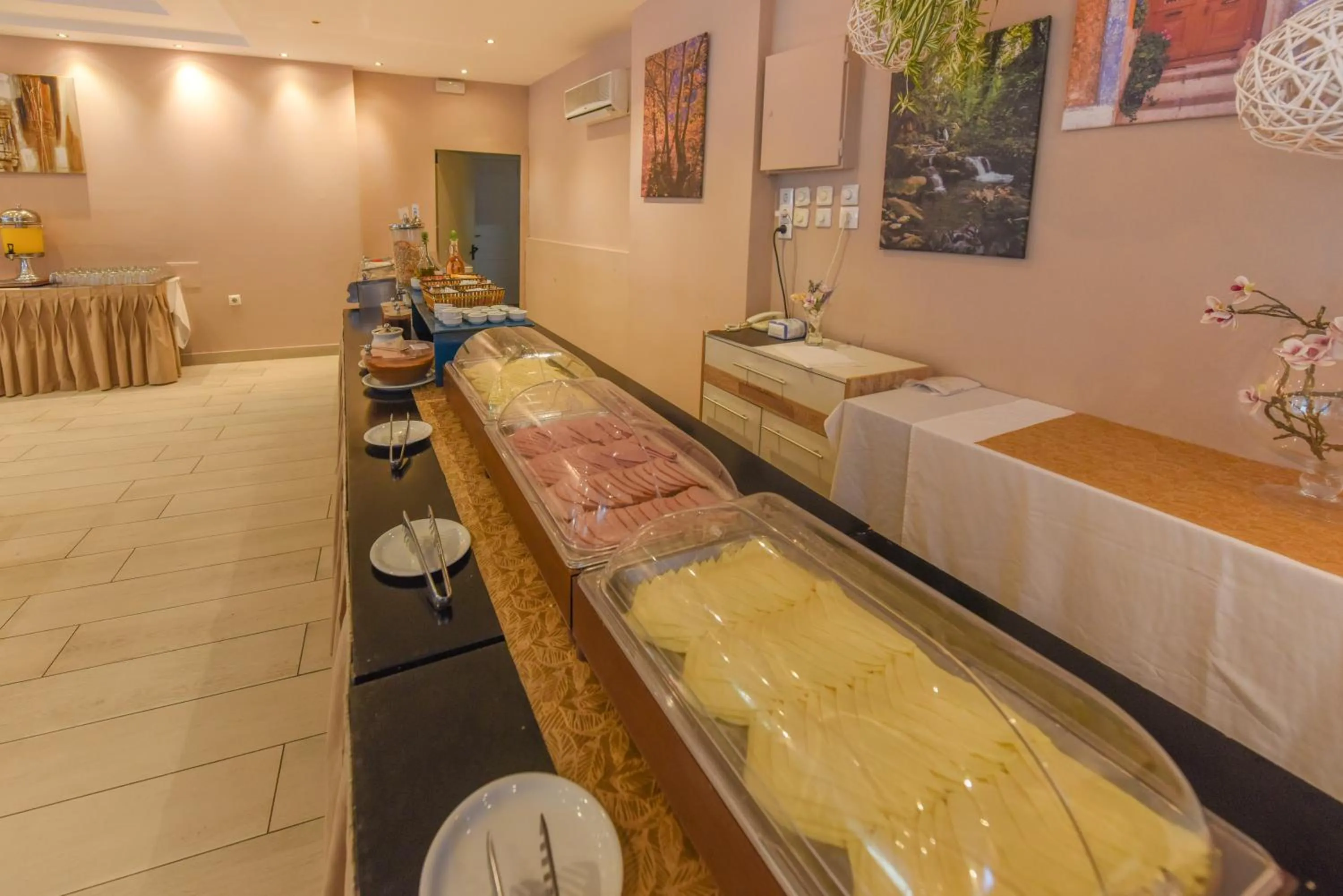 Food and drinks in Samos Hotel