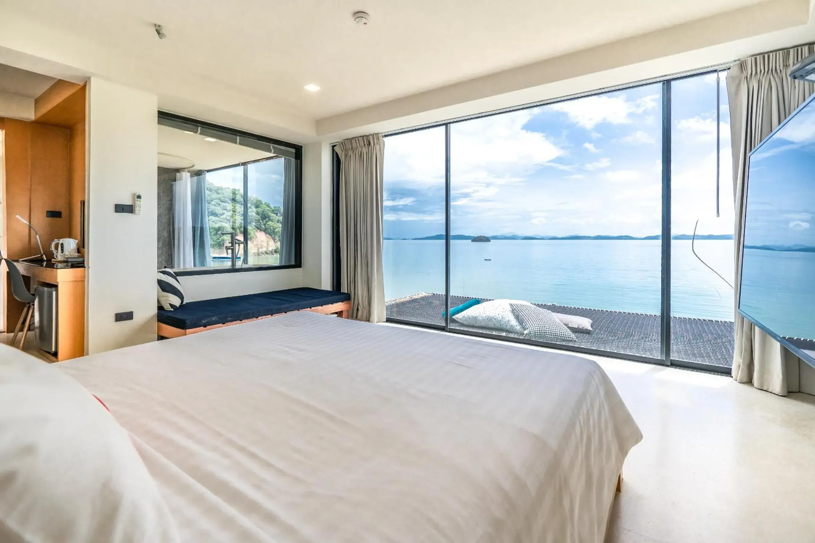 Deluxe Double Room with Sea View in 8IK88 Resort, Phuket - SHA Extra Plus Deluxe Double Room with Sea View in 8IK88 Resort, Phuket - SHA Extra Plus