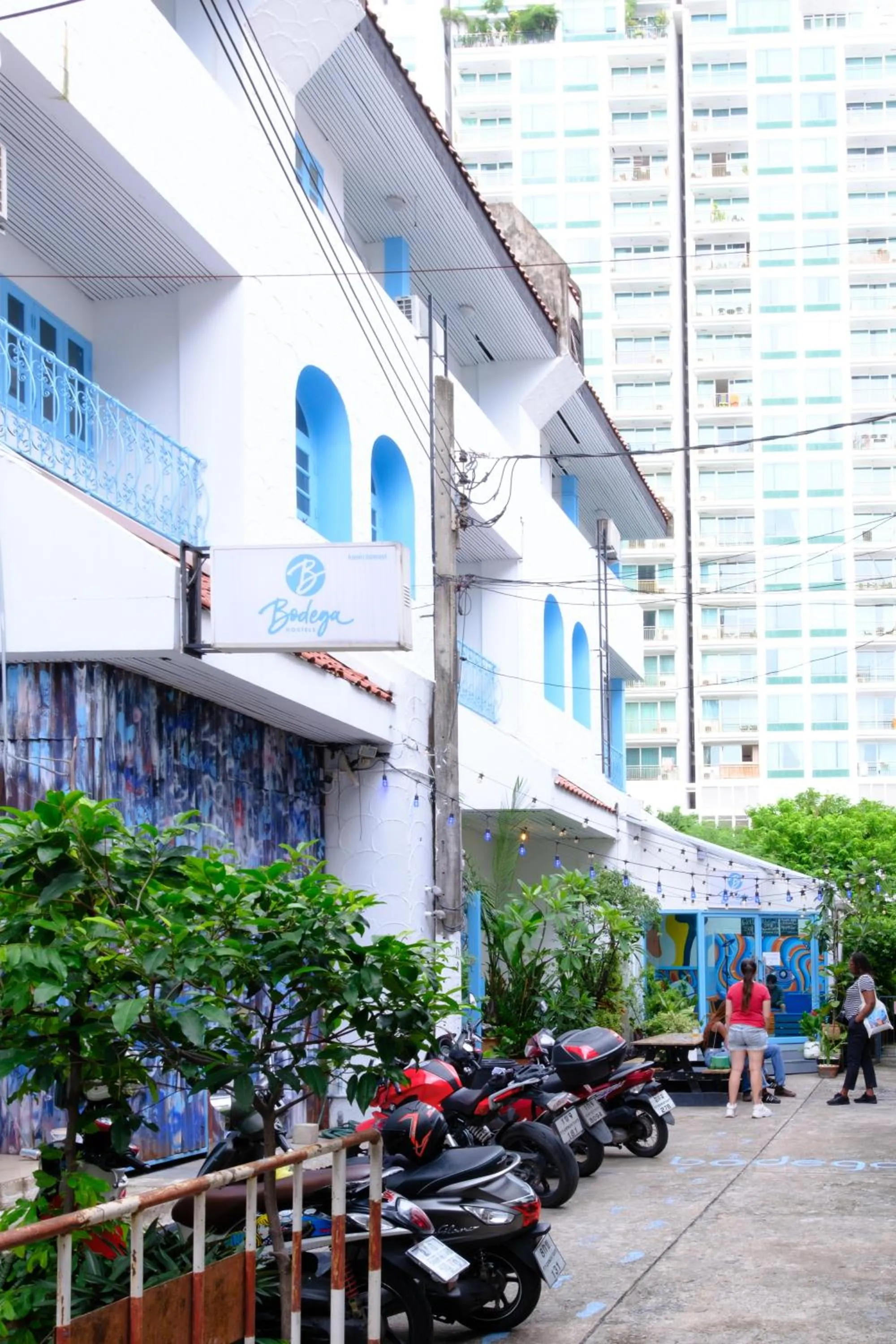 Property building in Bodega Bangkok Soi 23