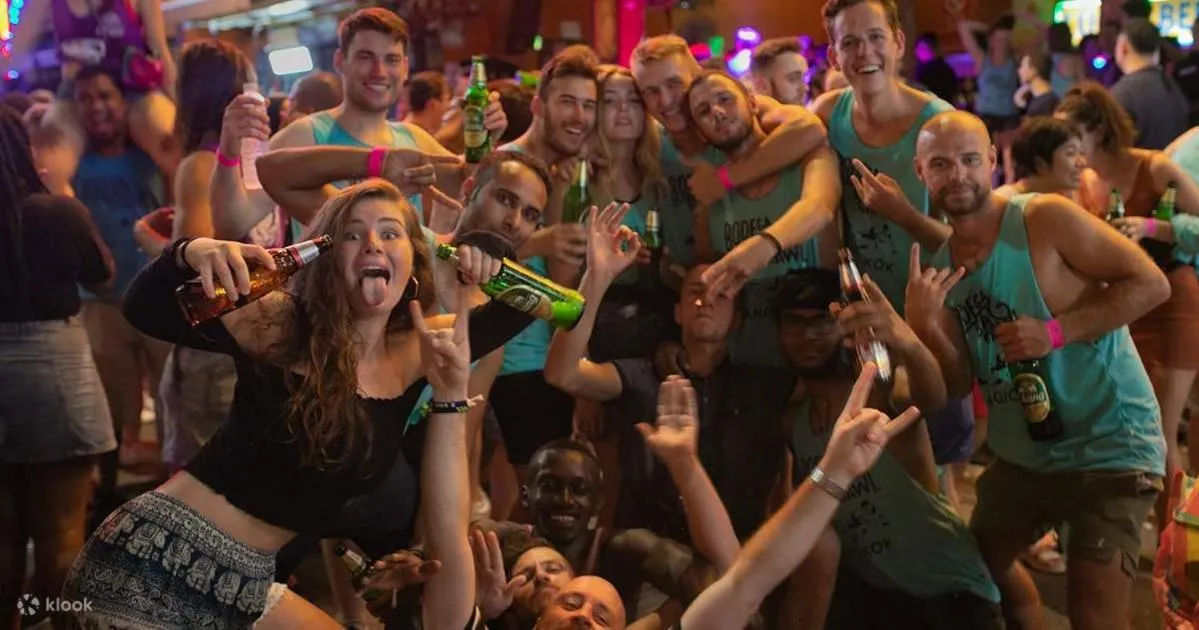 People in Bodega Bangkok Soi 23