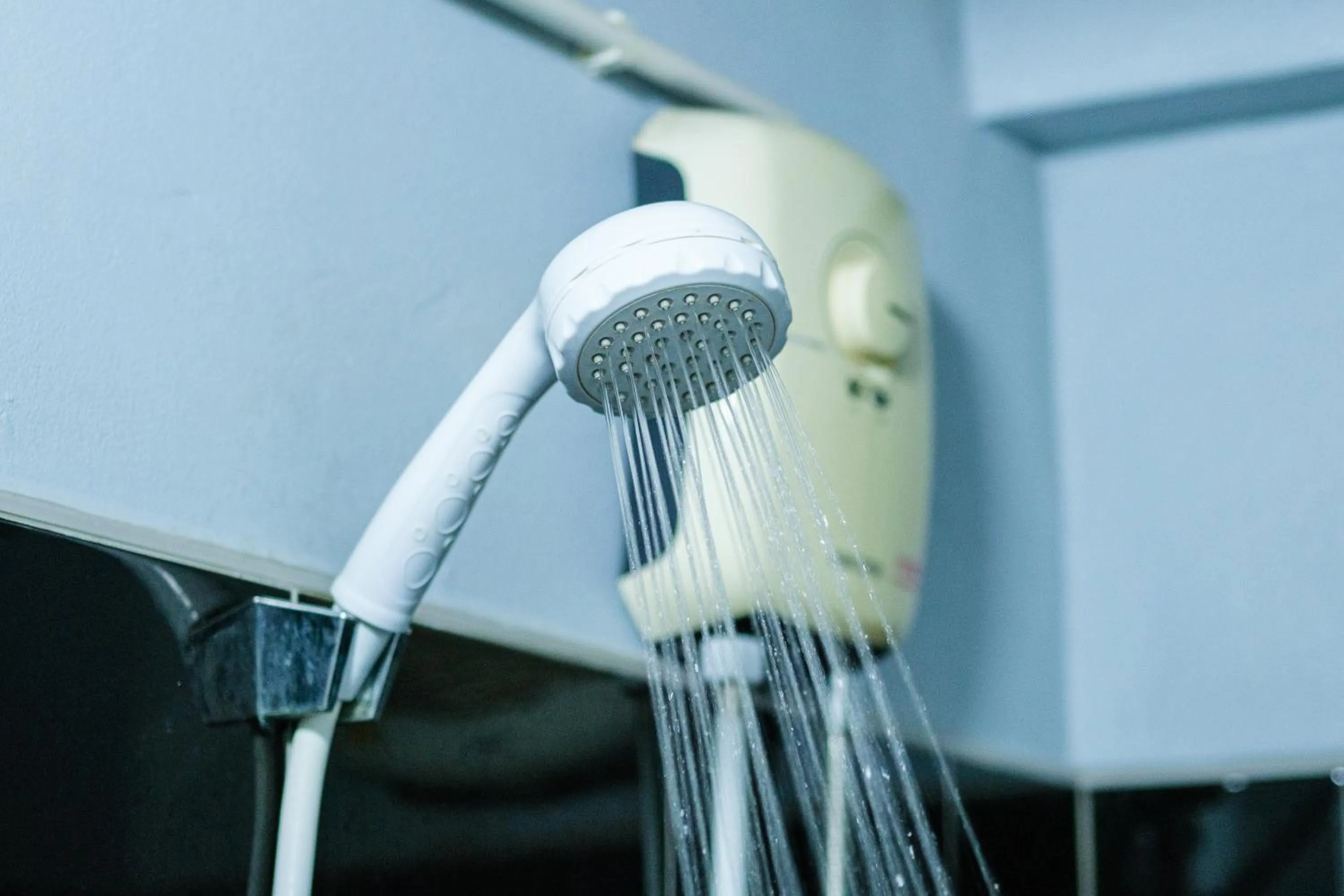 Shower in Bodega Bangkok Soi 23