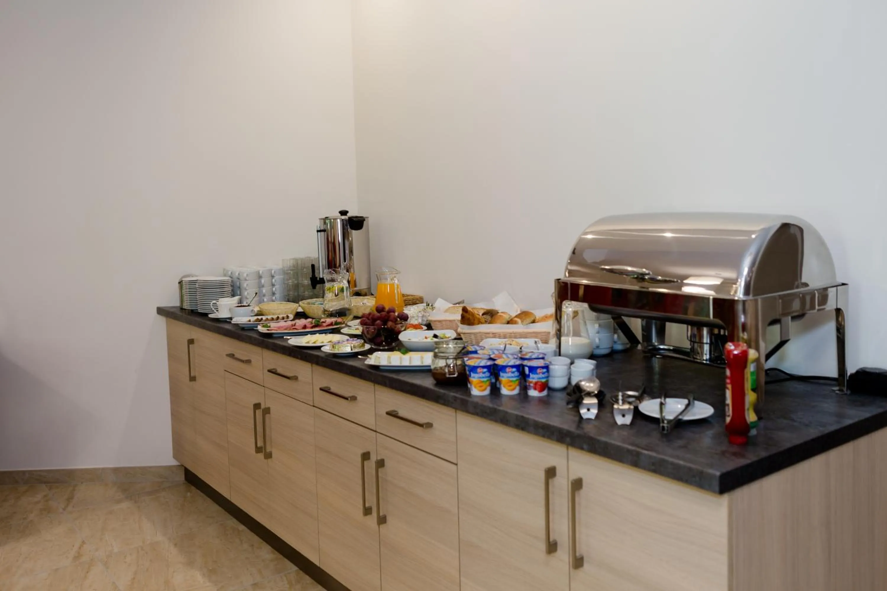 Breakfast in Villa Obis