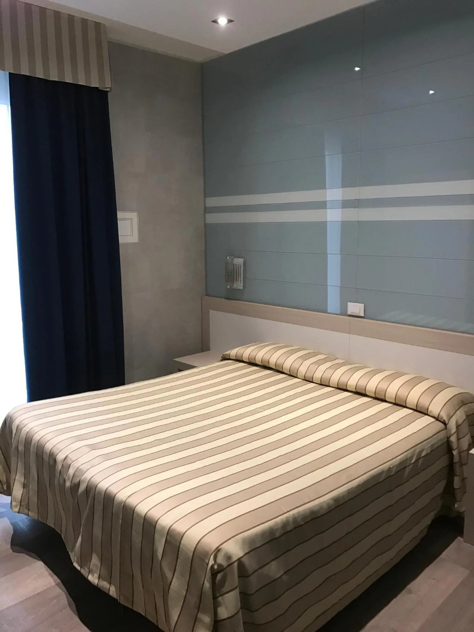 Bedroom, Bed in Hotel Colombo