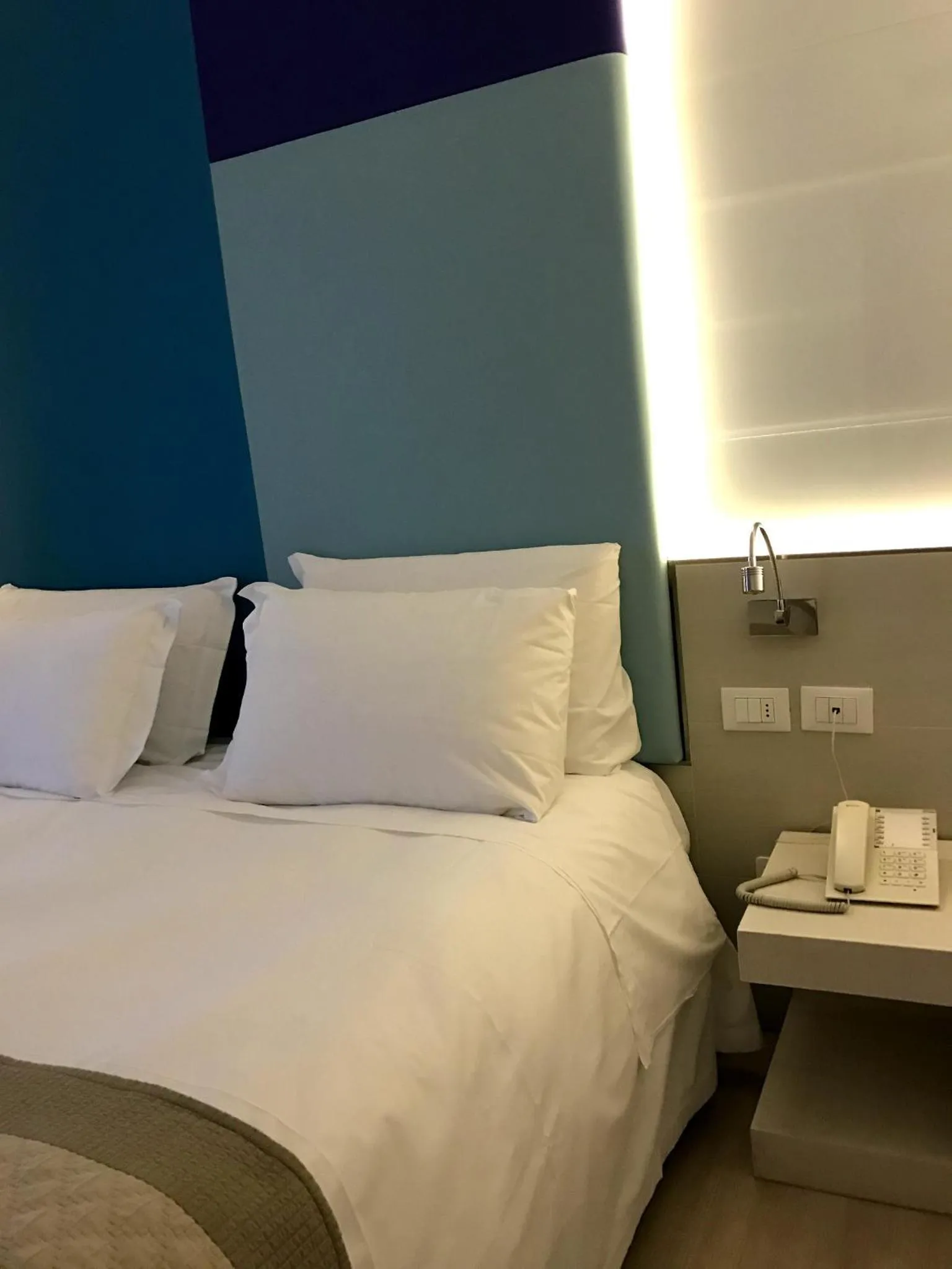 Decorative detail, Bed in Hotel Colombo