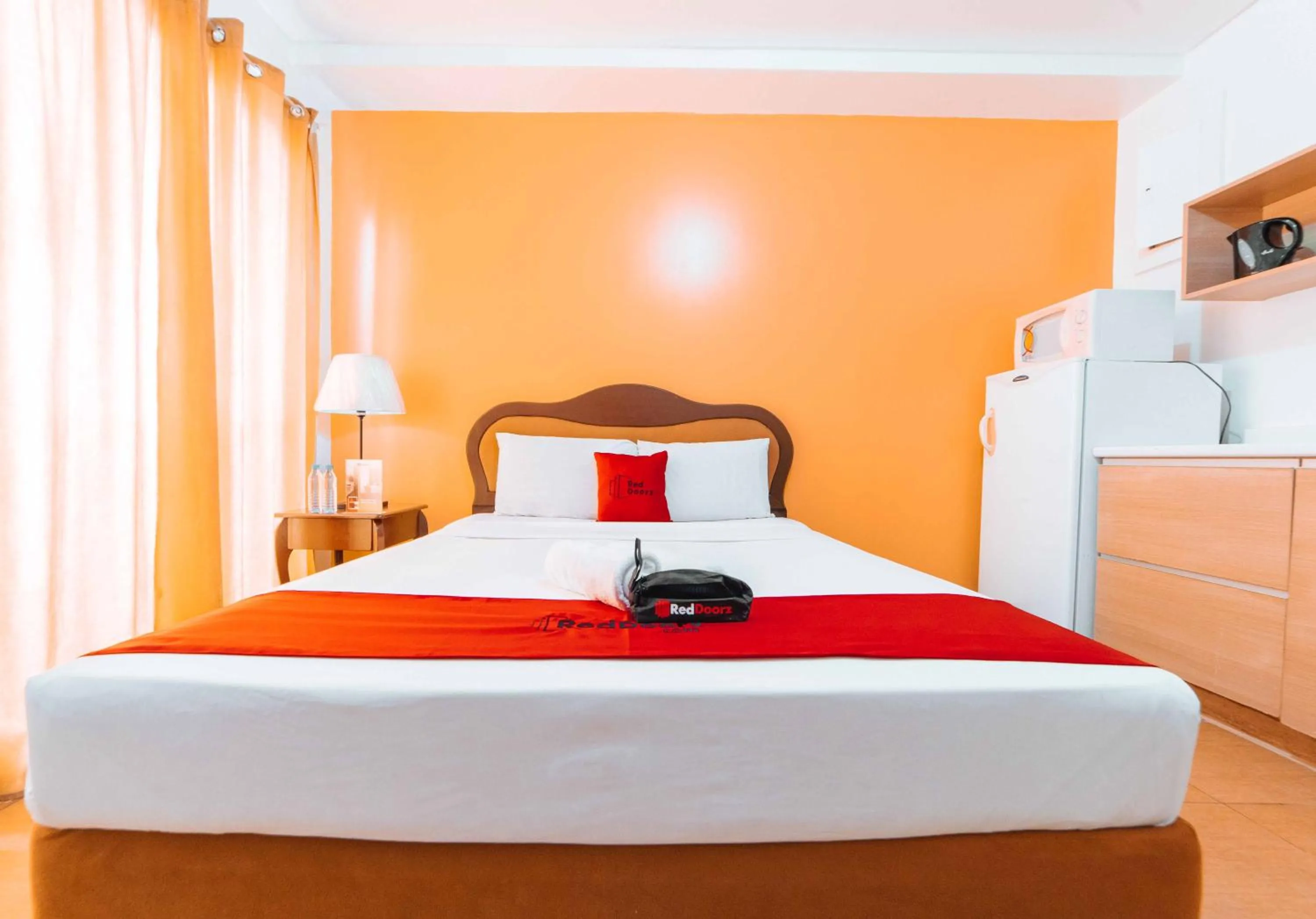 Bedroom in RedDoorz at Bel Air Soho Suites Makati City