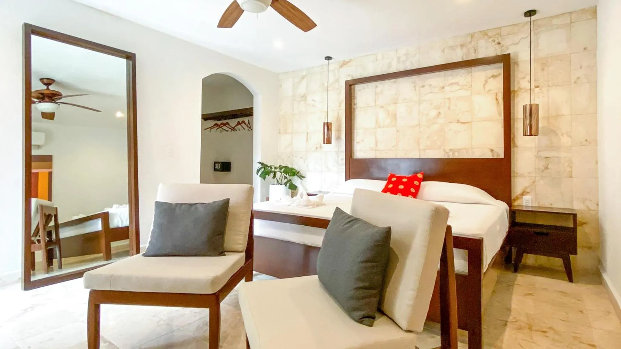 Photo of the whole room in La Aurora Hotel Colonial