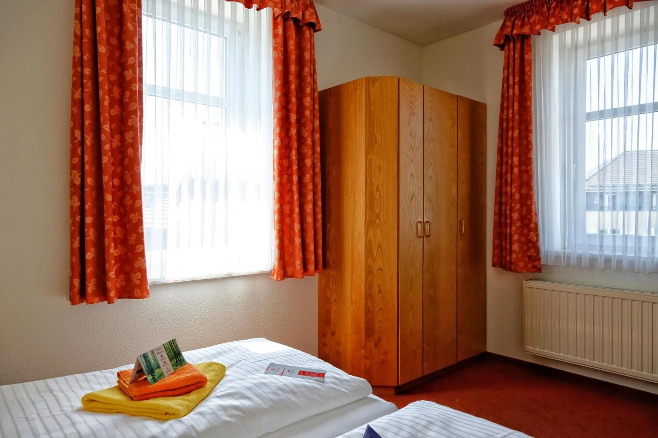 Bedroom, Bed in Konsum Gästehaus Quisisana - Oberhof