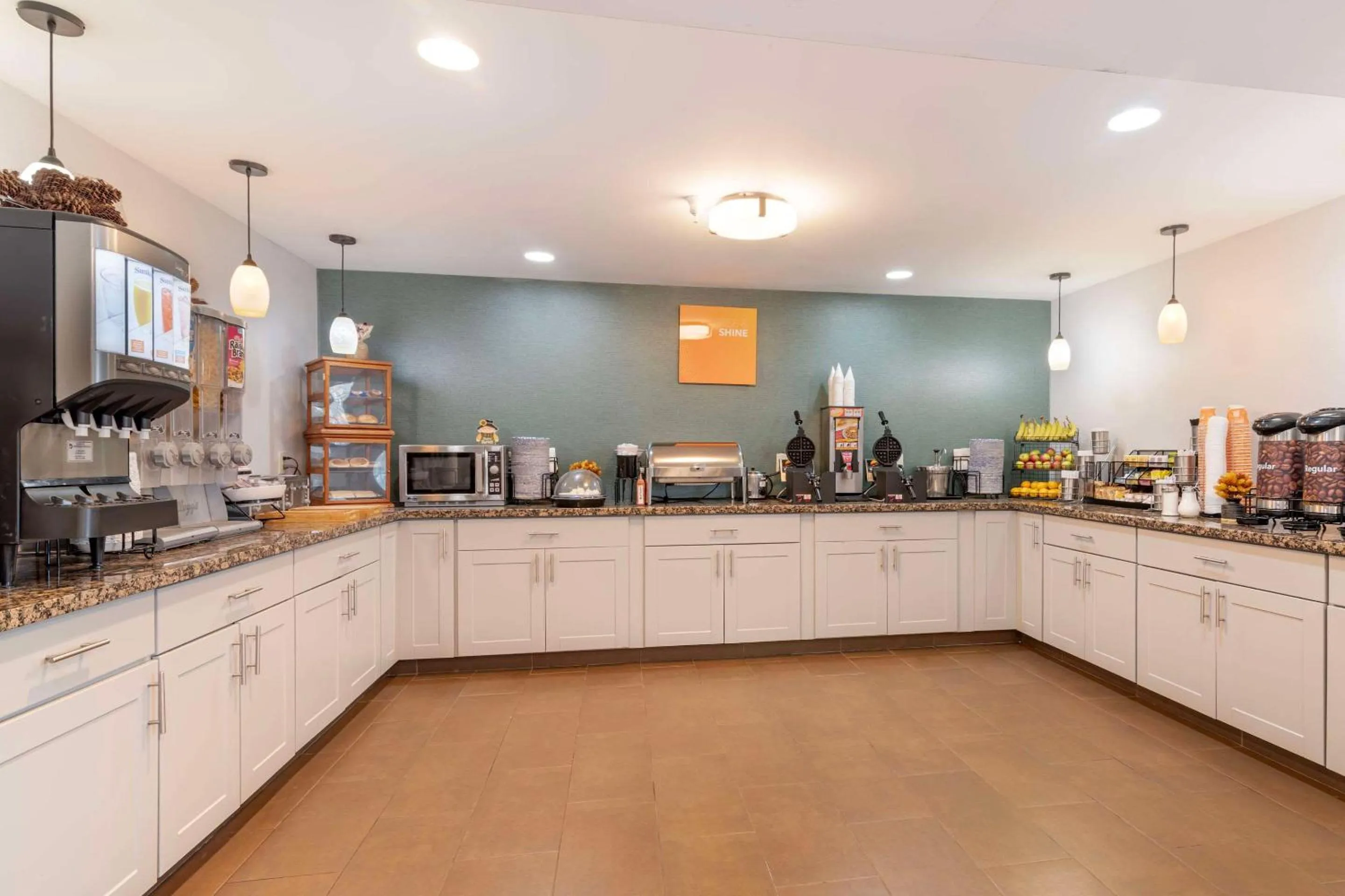 Breakfast in Comfort Inn South Portland Airport