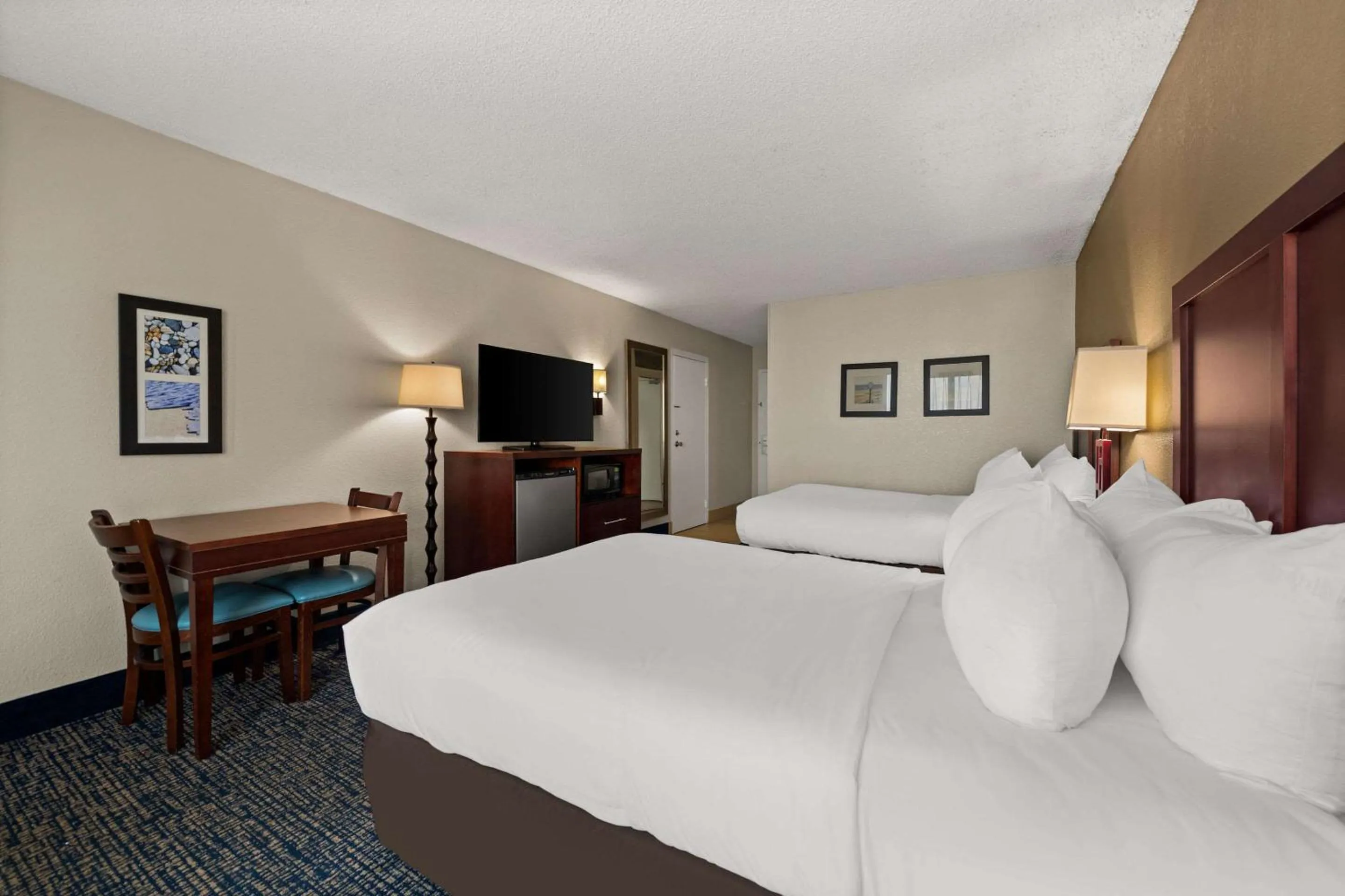 Bedroom, Bed in Comfort Inn On the Ocean