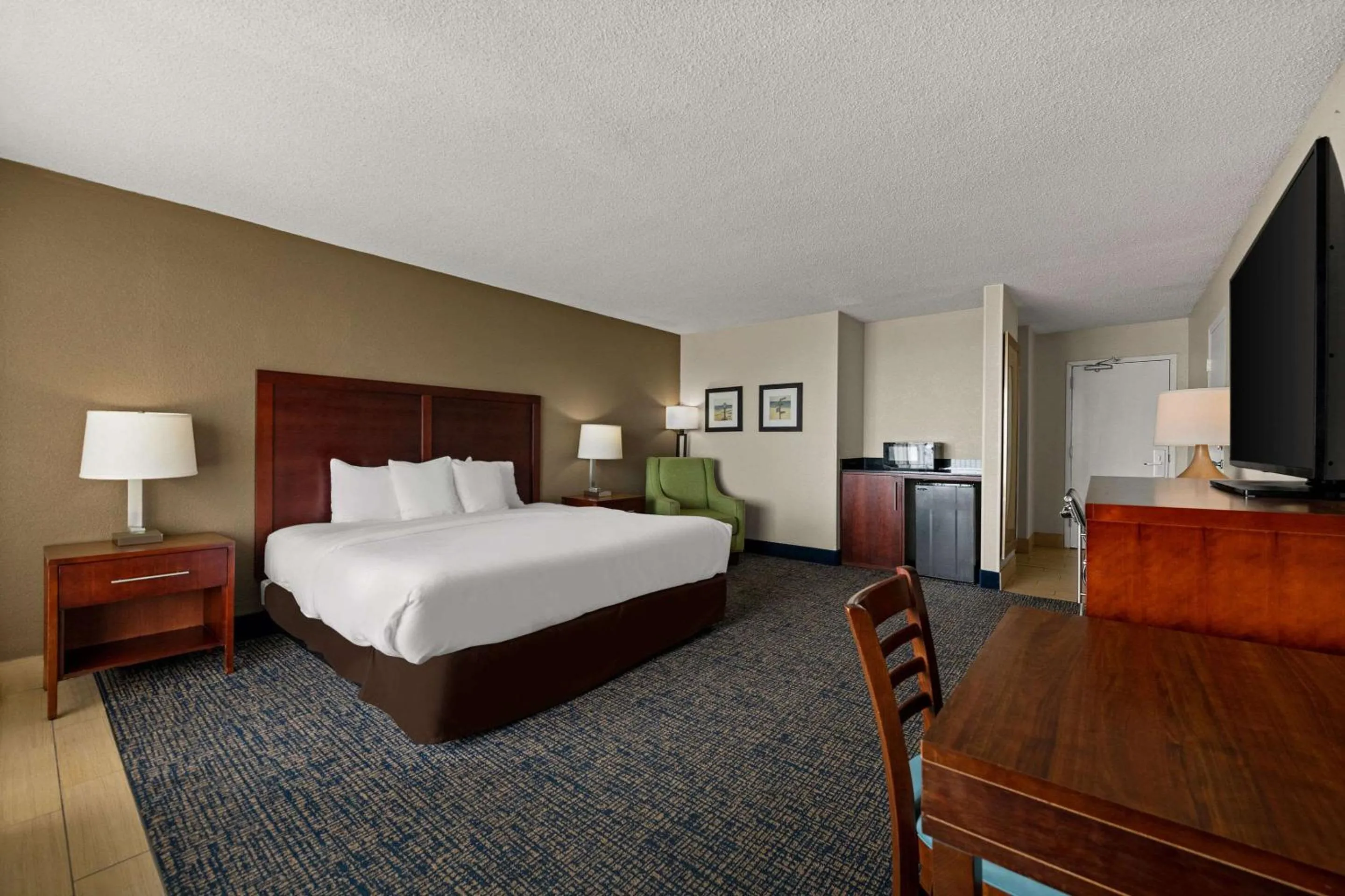 Bedroom, Bed in Comfort Inn On the Ocean