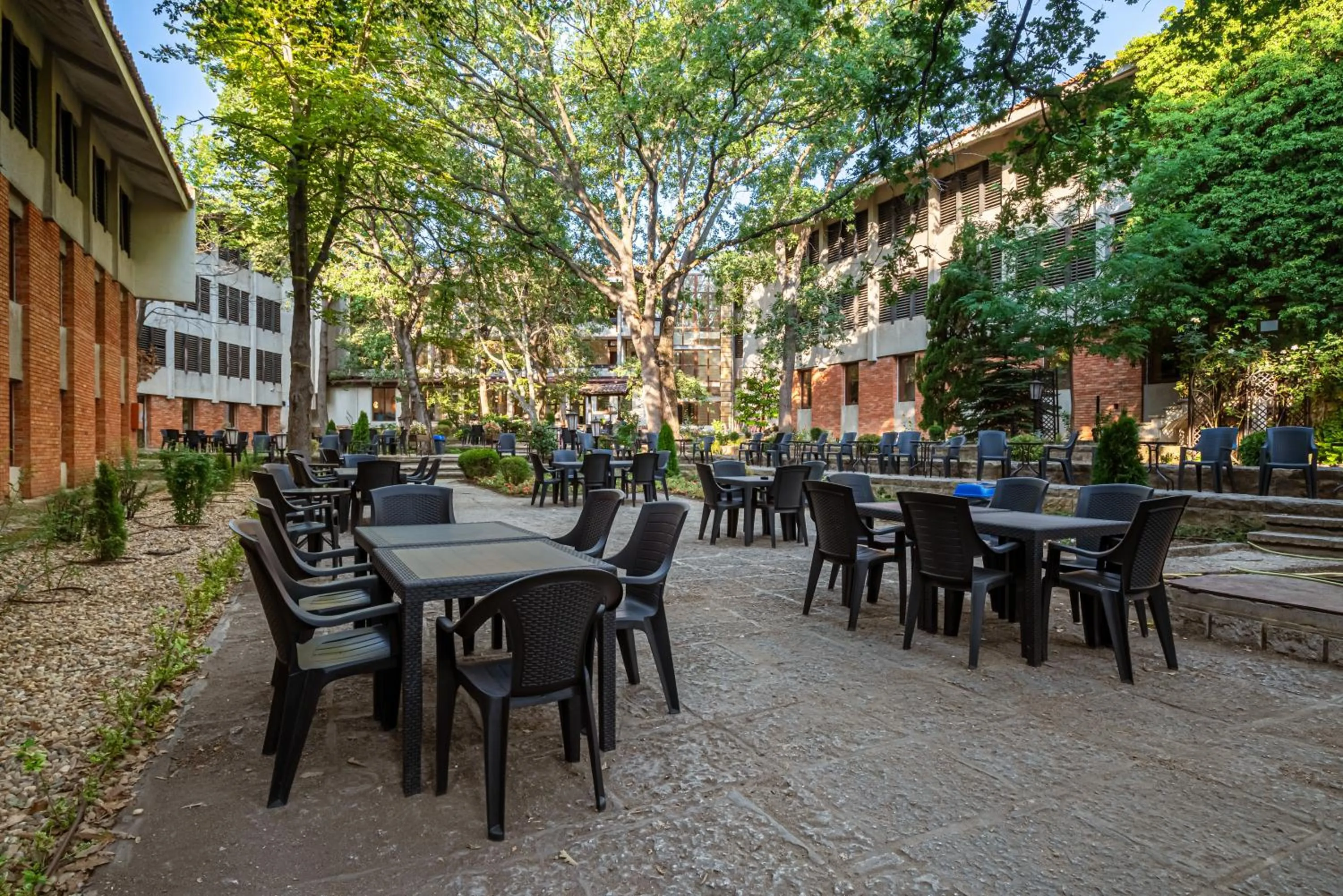 Garden in Hotel PRESLAV